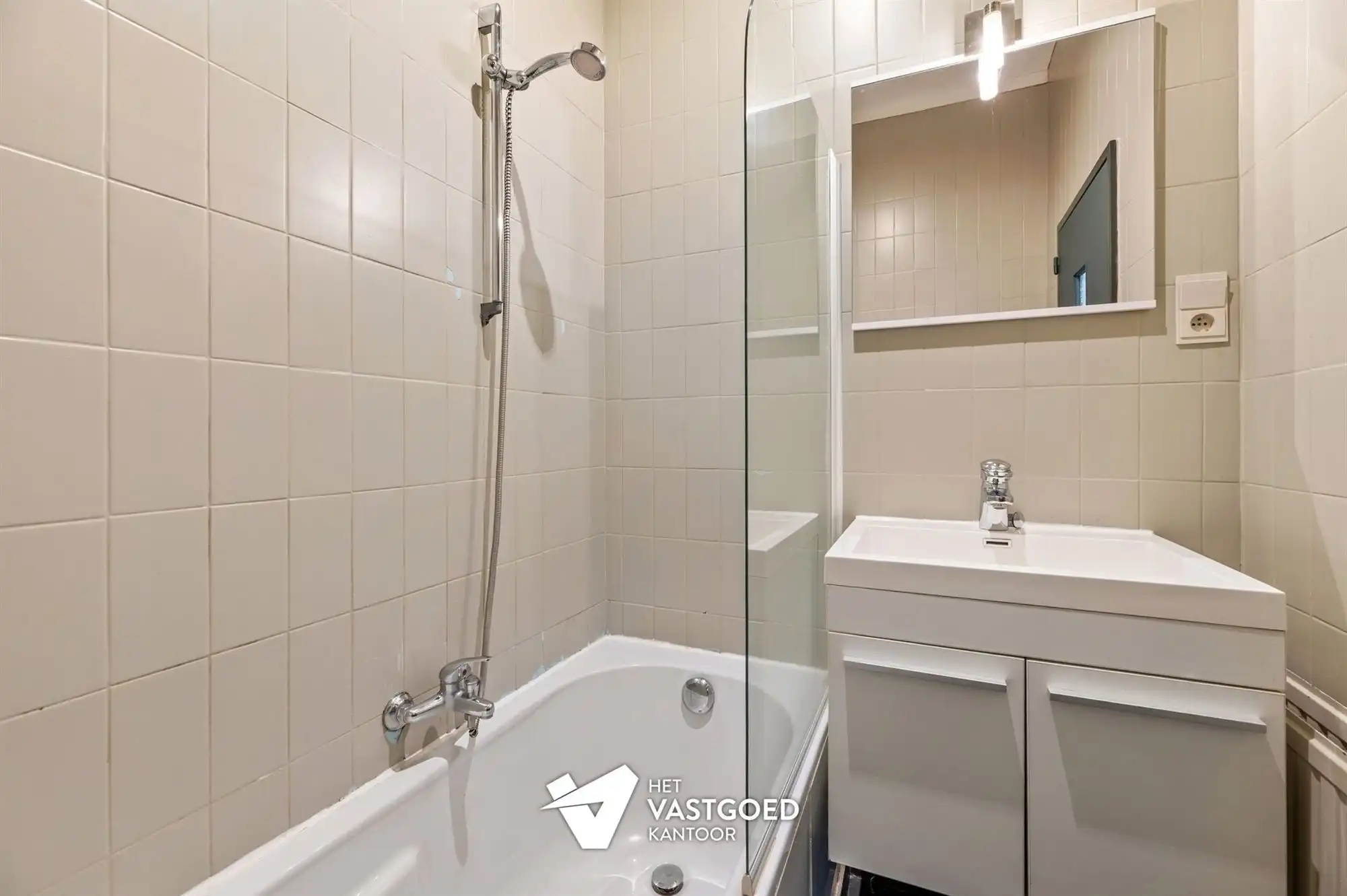 INSTAPKLAAR APPARTEMENT MET GARAGE (GEEN GEMEENSCHAPPELIJKE KOSTEN!) foto 13