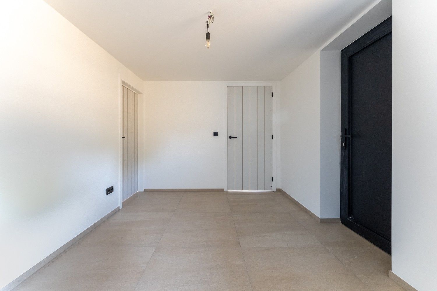 Volledig gerenoveerde gelijkvloerse woning met leuke tuin foto 16