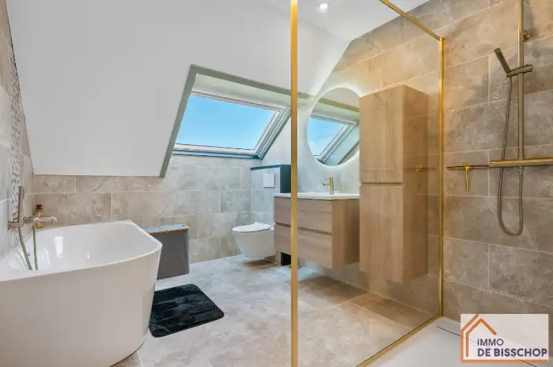 Prachtige dubbele woonst / koppelwoning met achterliggend magazijn en tuin foto 13