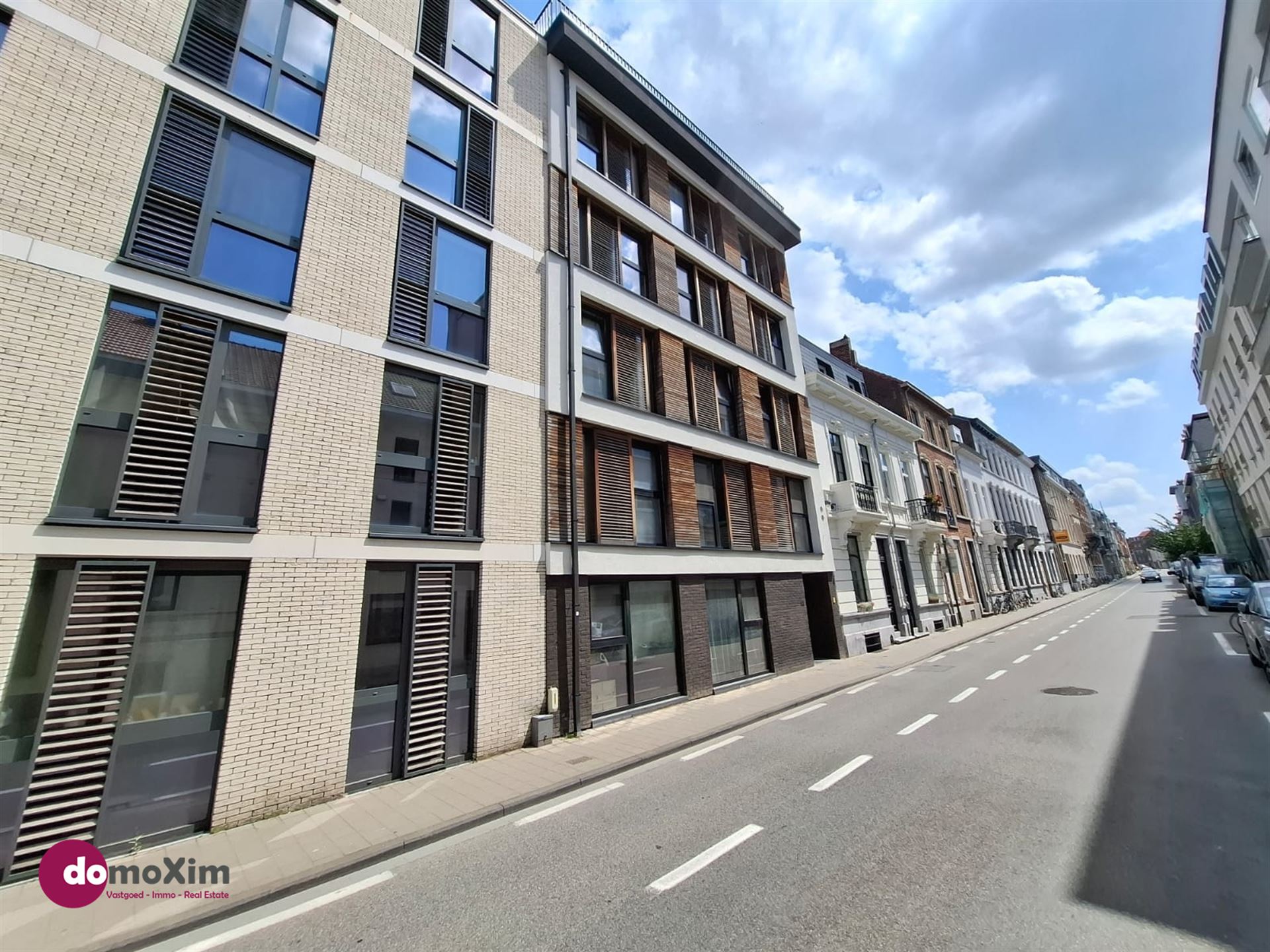 Gemeubelde studio mét airco in het bruisende hart van Leuven! foto 23
