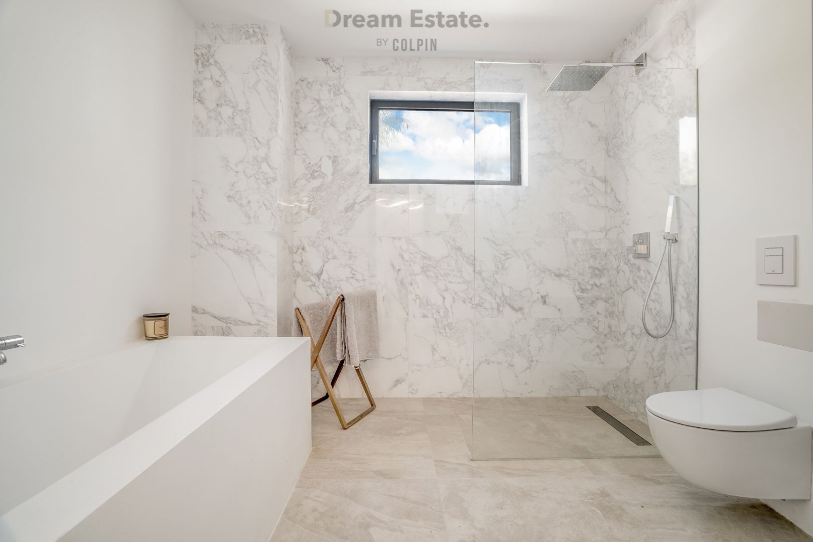 Een moderne familie villa te El Paraiso, Benahavis, New Golden Mile foto 22