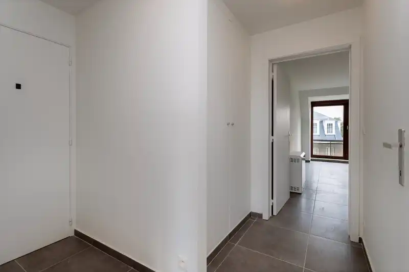 recent gerenoveerd 1-slaapkamer appartement te Eeklo foto 2
