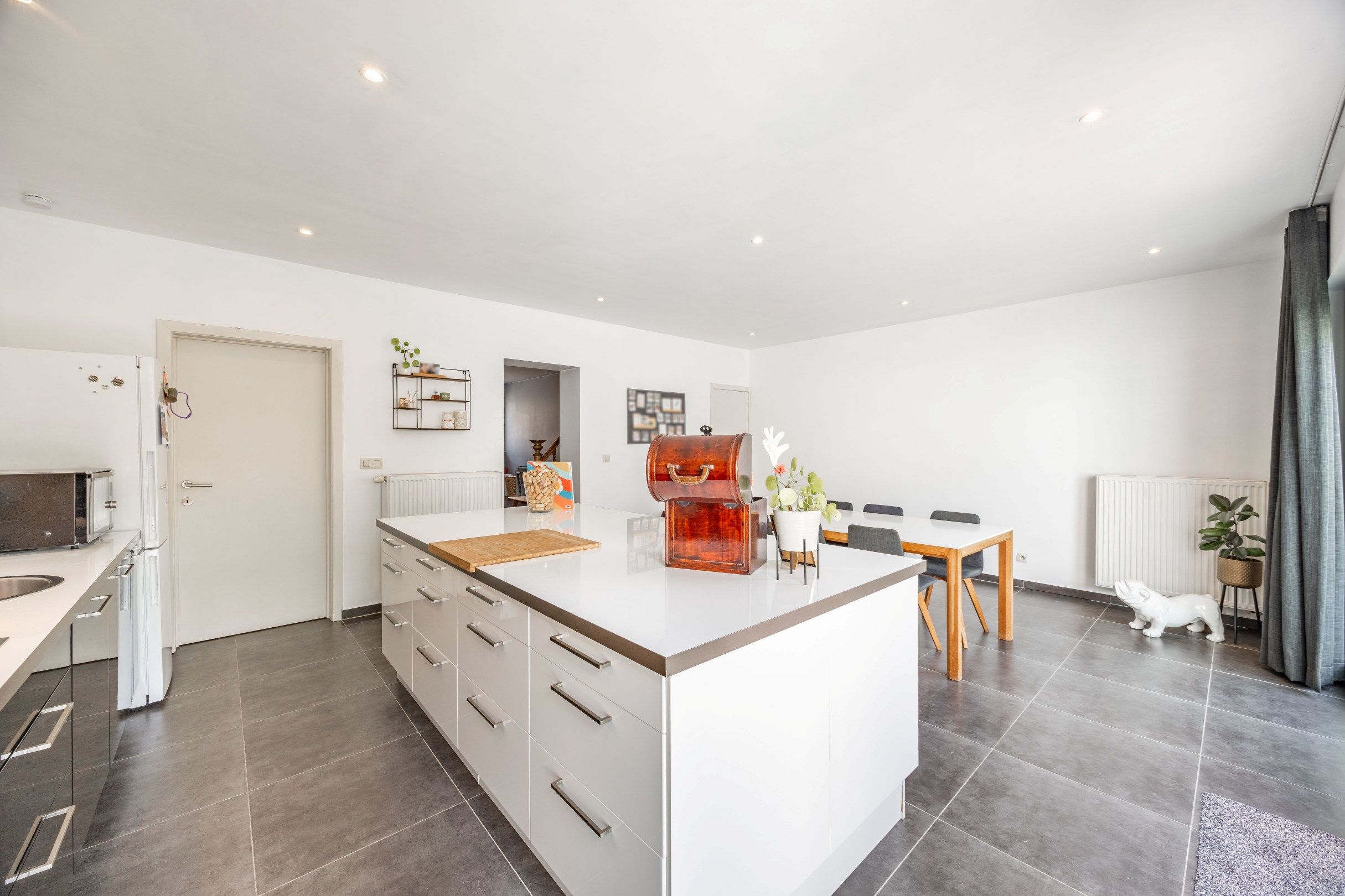 INSTAPKLARE GEZINSWONING MET GARAGE  foto 7