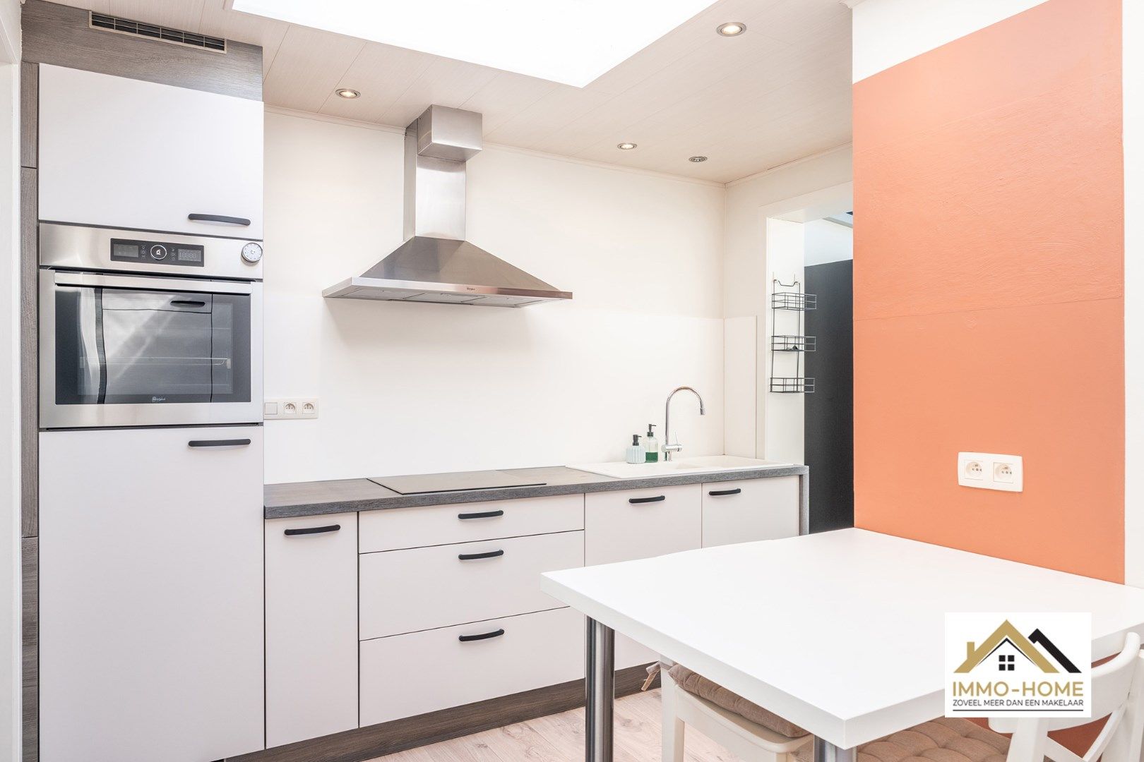 Recent gerenoveerde woning te Oostakker!  foto 9