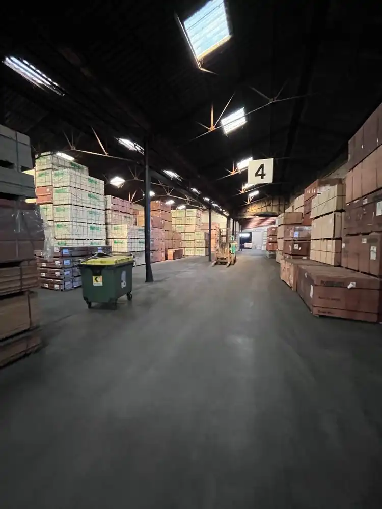 MAGAZIJN TE HUUR – CA. 5.400 M² IN BAVIKHOVE foto 7