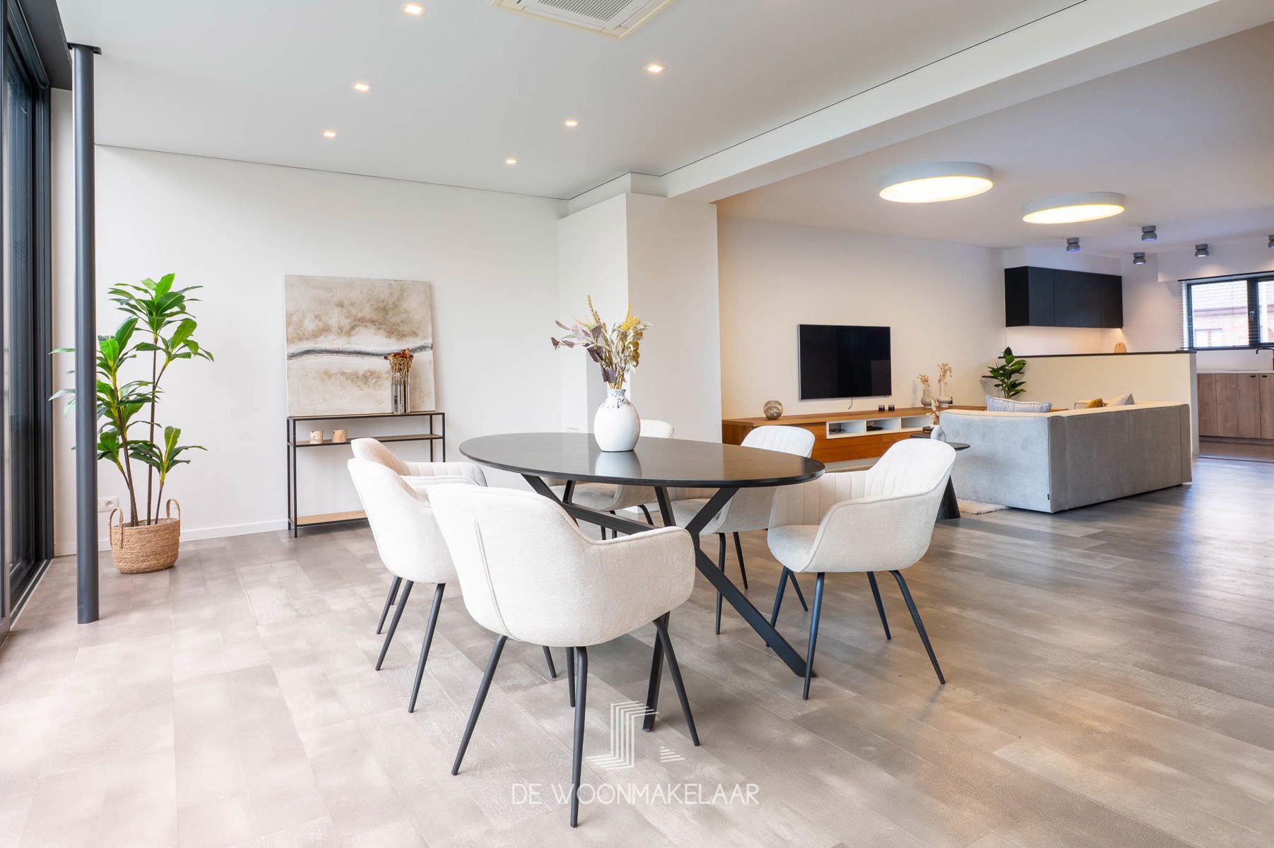 Luxeuze en ruime HOB met 4 slaapkamer en tuin met zwemspa foto {{pictureIndex}}