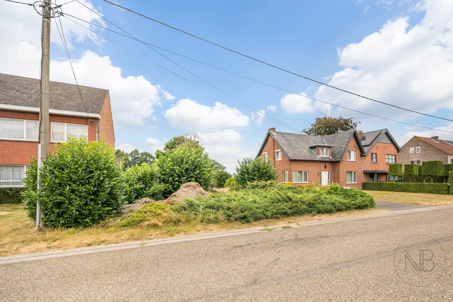 Ruime halfopen bebouwing op 618 m² DIEPENBEEK foto {{pictureIndex}}