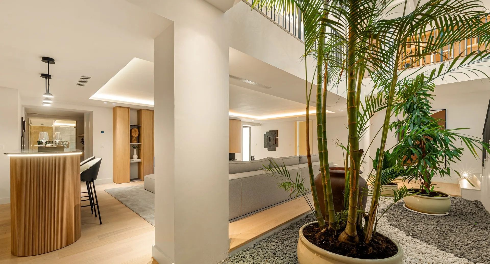 Pure perfectie in Nueva Andalucía: unieke villa met hoogwaardige afwerking foto 25