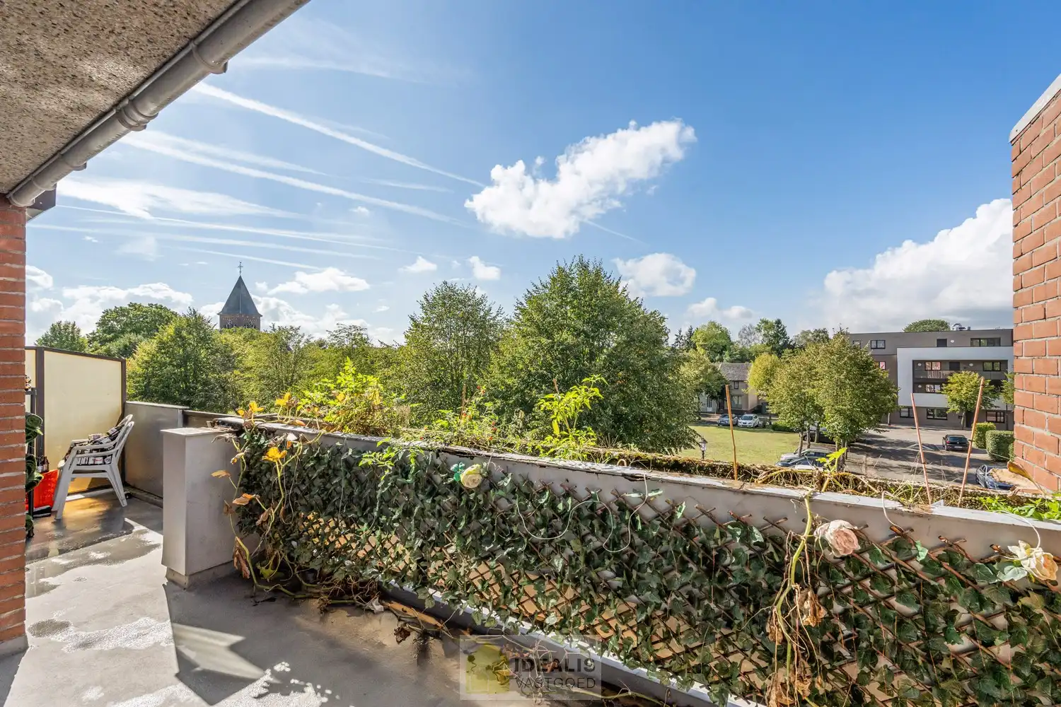 IDEALIS VASTGOED – CENTRAAL, DOCH ZEER RUSTIG GELEGEN 3-SLPKMR APPARTEMENT IN HET CENTRUM VAN HEPPEN (LEOPOLDSBURG)! – Correct onderhouden appartement van ca. 100m² op de tweede verdieping met een aangename leefruimte met aansluitend keuken, 3 slaapkamers, bergruimte en badkamer. Het appartement beschikt tevens over een privatieve kelder en aparte garagebox. Geschikt voor zij die zoeken naar betaalbaar wonen in het centrum van Heppen. foto 18