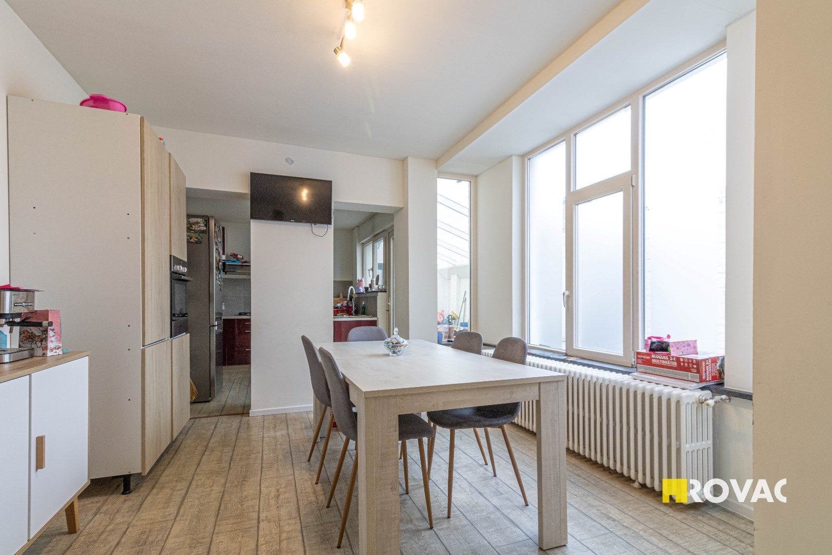 Verrassend ruime woning in centrum Izegem met 4 slaapkamers en tuin foto 9