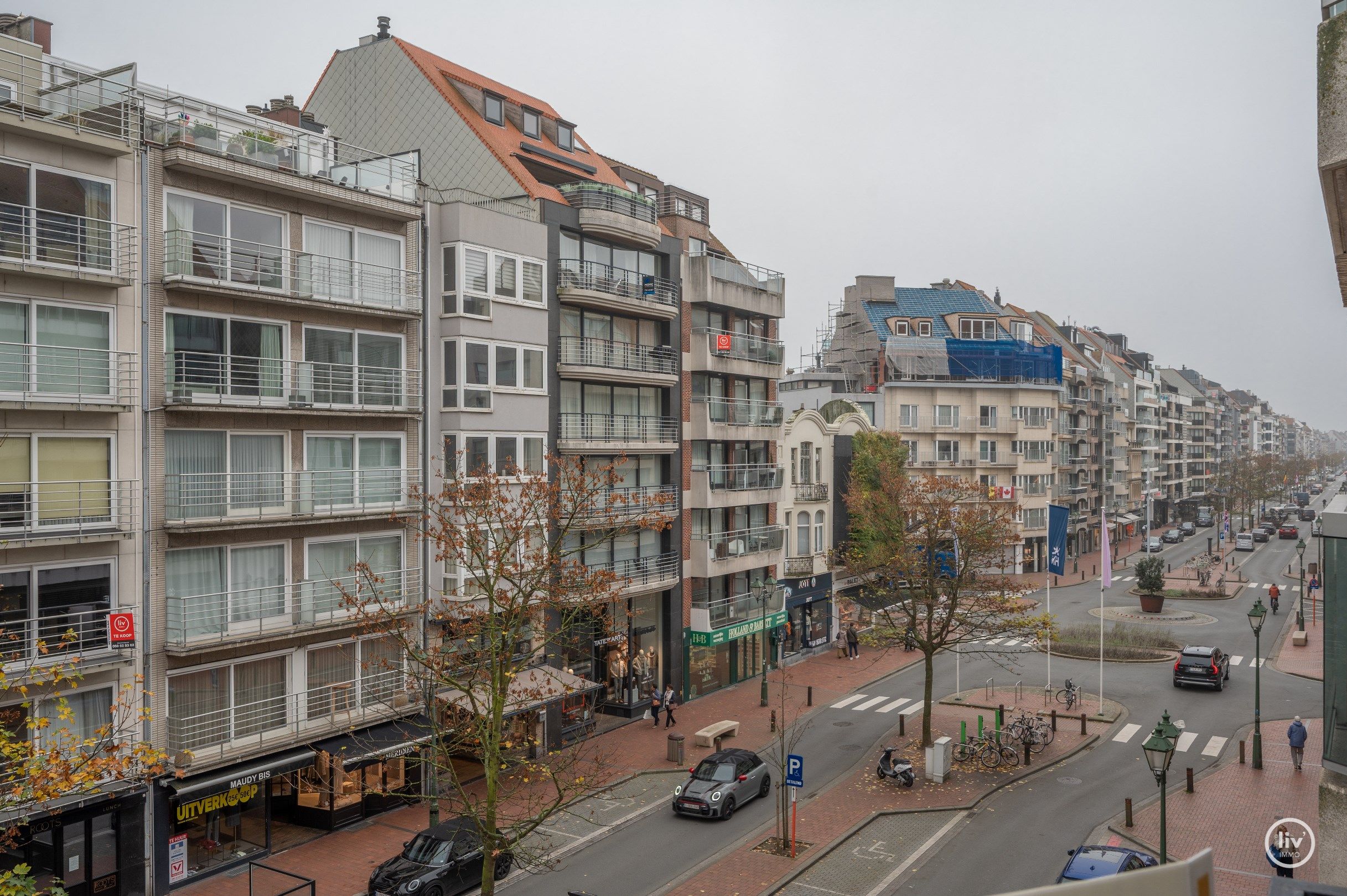 Goed onderhouden appartement met 2 slaapkamers centraal gelegen op de Lippenslaan te Knokke.  foto 12