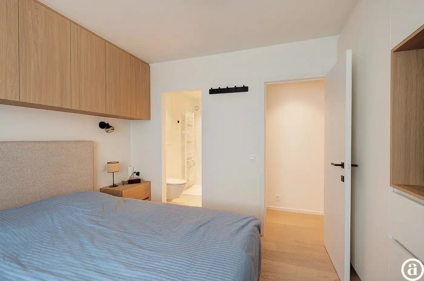Prachtig gerenoveerd  hoek appartement op het Rubensplein. foto 13