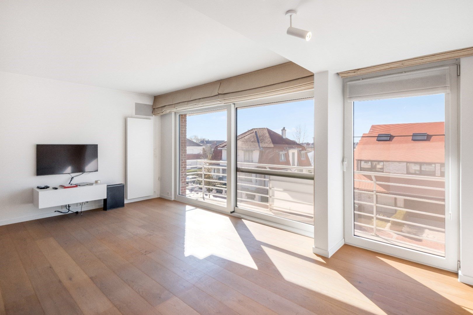 Zonnig appartement met zuid-west oriëntatie en uitzicht op het Zegemeer. foto 3