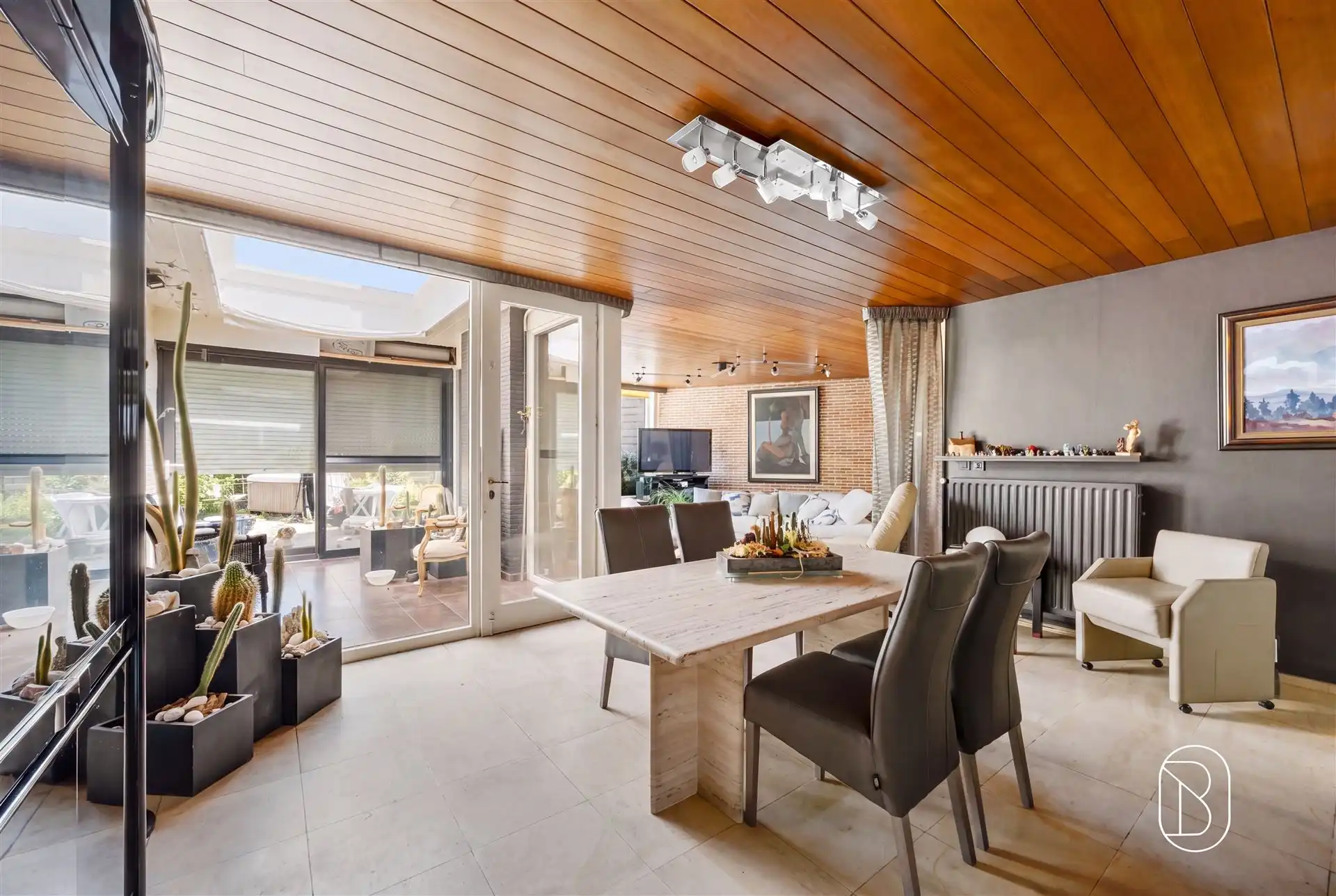 Karakteristieke woning met wellnessruimte en zwembad foto 7