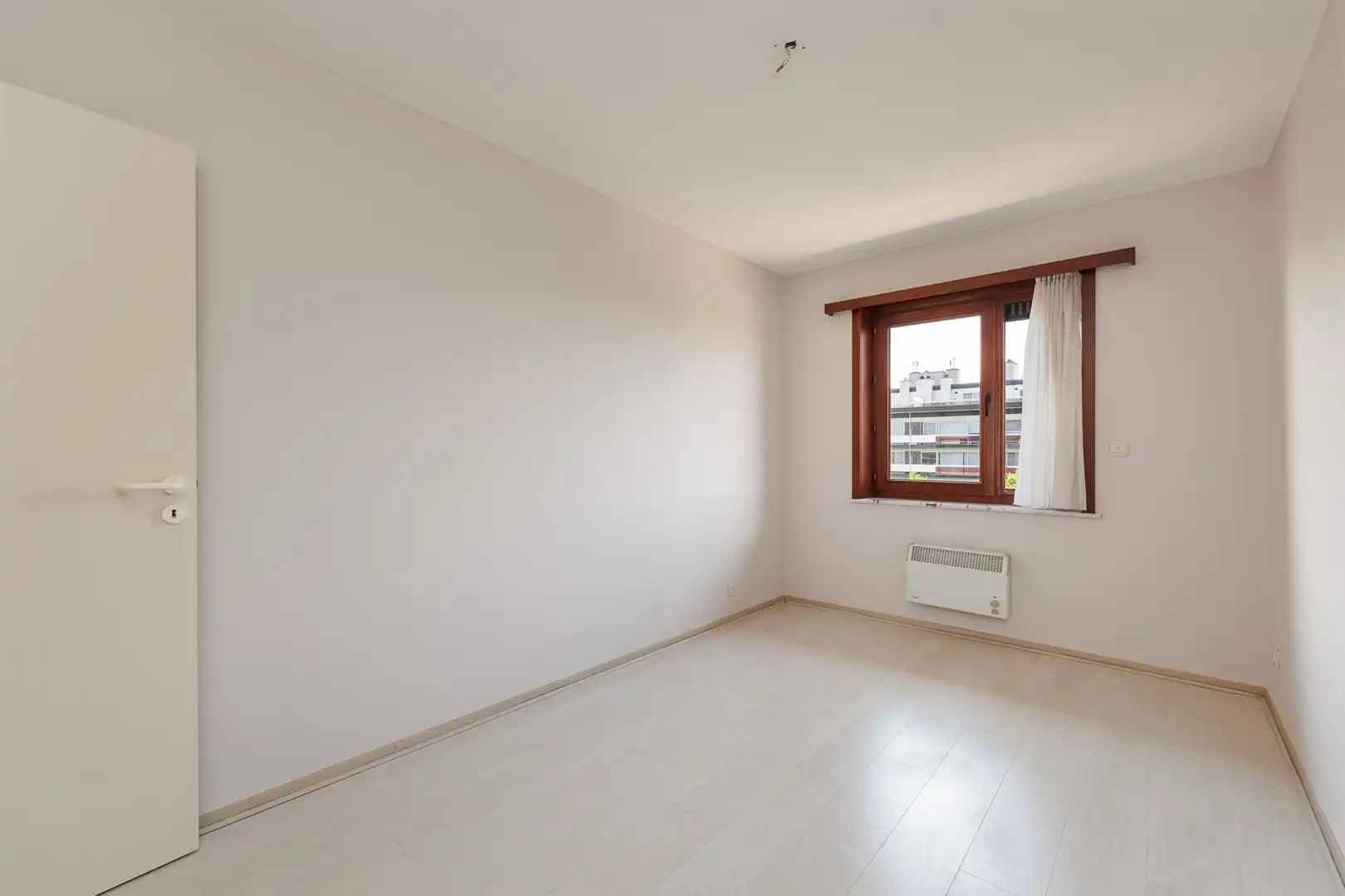 Ruim zonnig appartement met staanplaats. foto 12