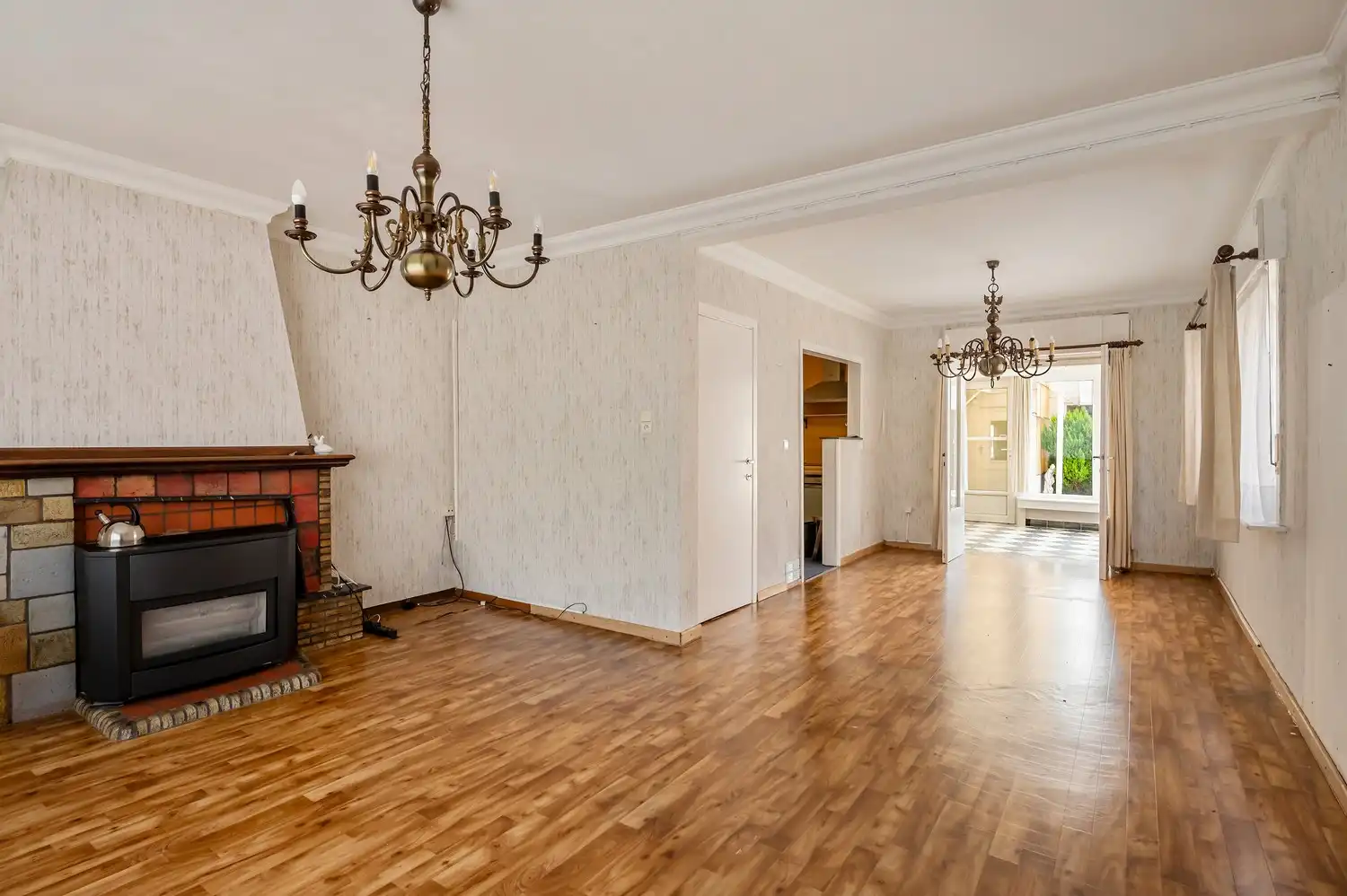 Te renoveren halfopen bebouwing op een perceel van 361 m². foto 8