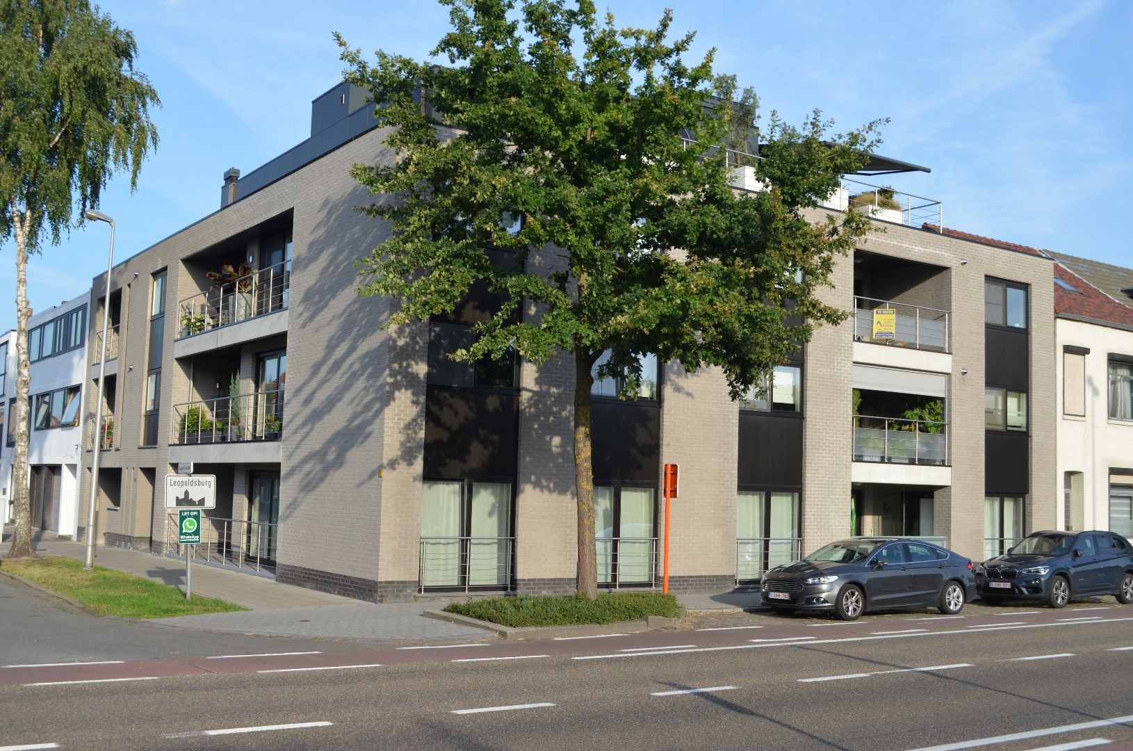 Appartement met twee slaapkamers, autostaanplaats en kelderberging in het centrum. foto 2