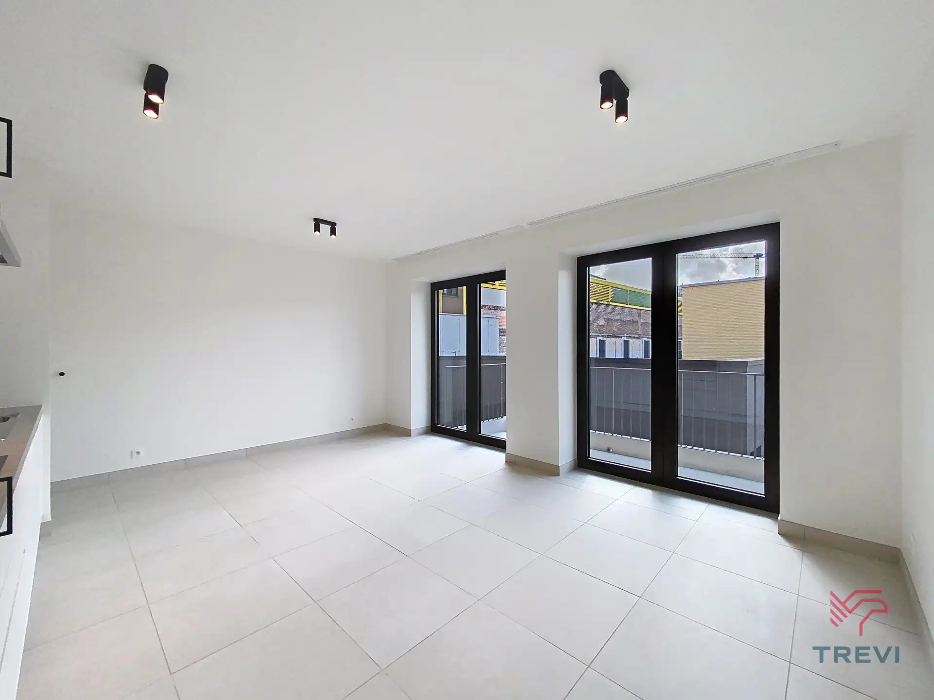 Nieuwe studio met terras in een groene omgeving foto 2