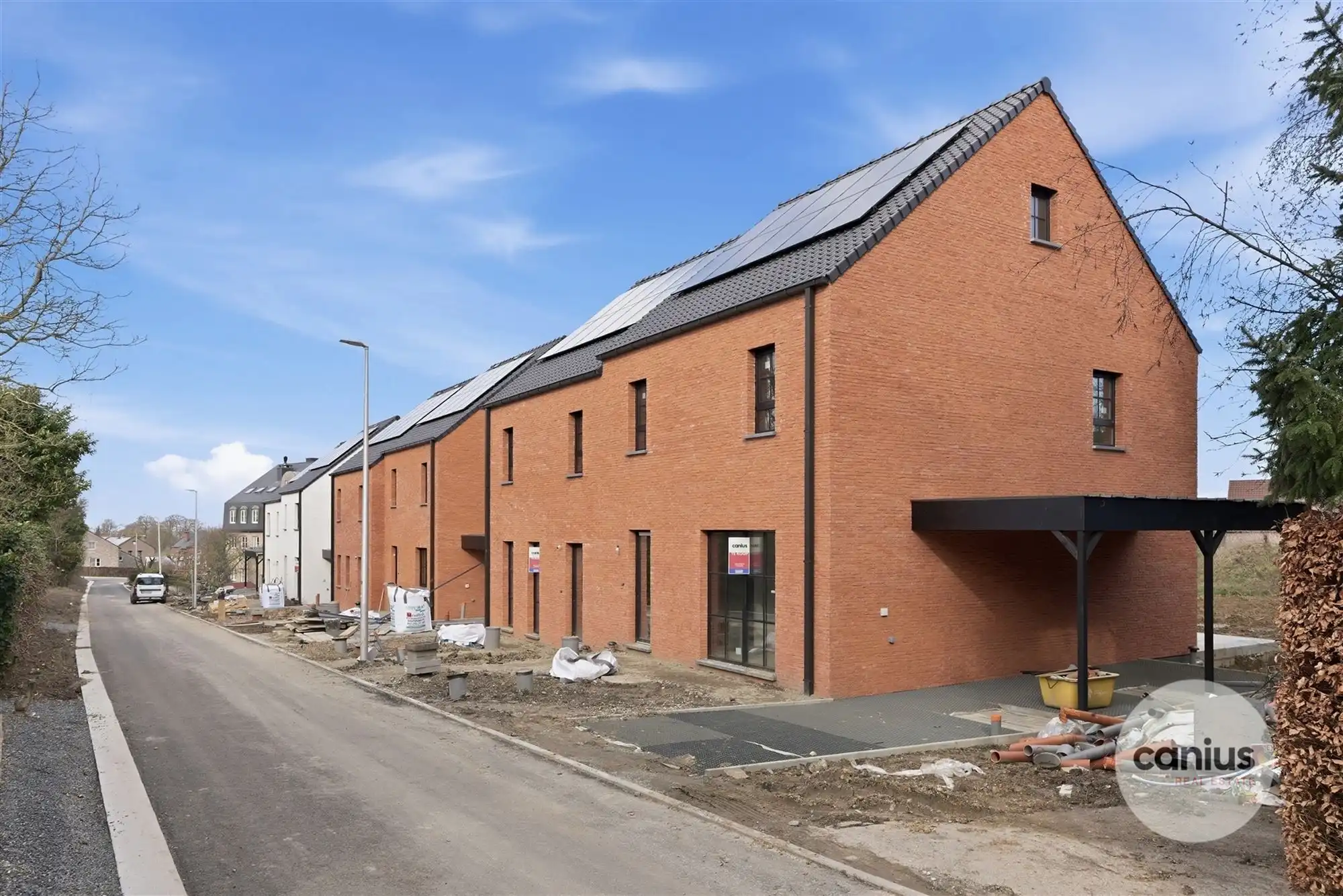 ENERGIEZUINIGE NIEUWBOUWWONING MET 4 SLPKS foto {{pictureIndex}}