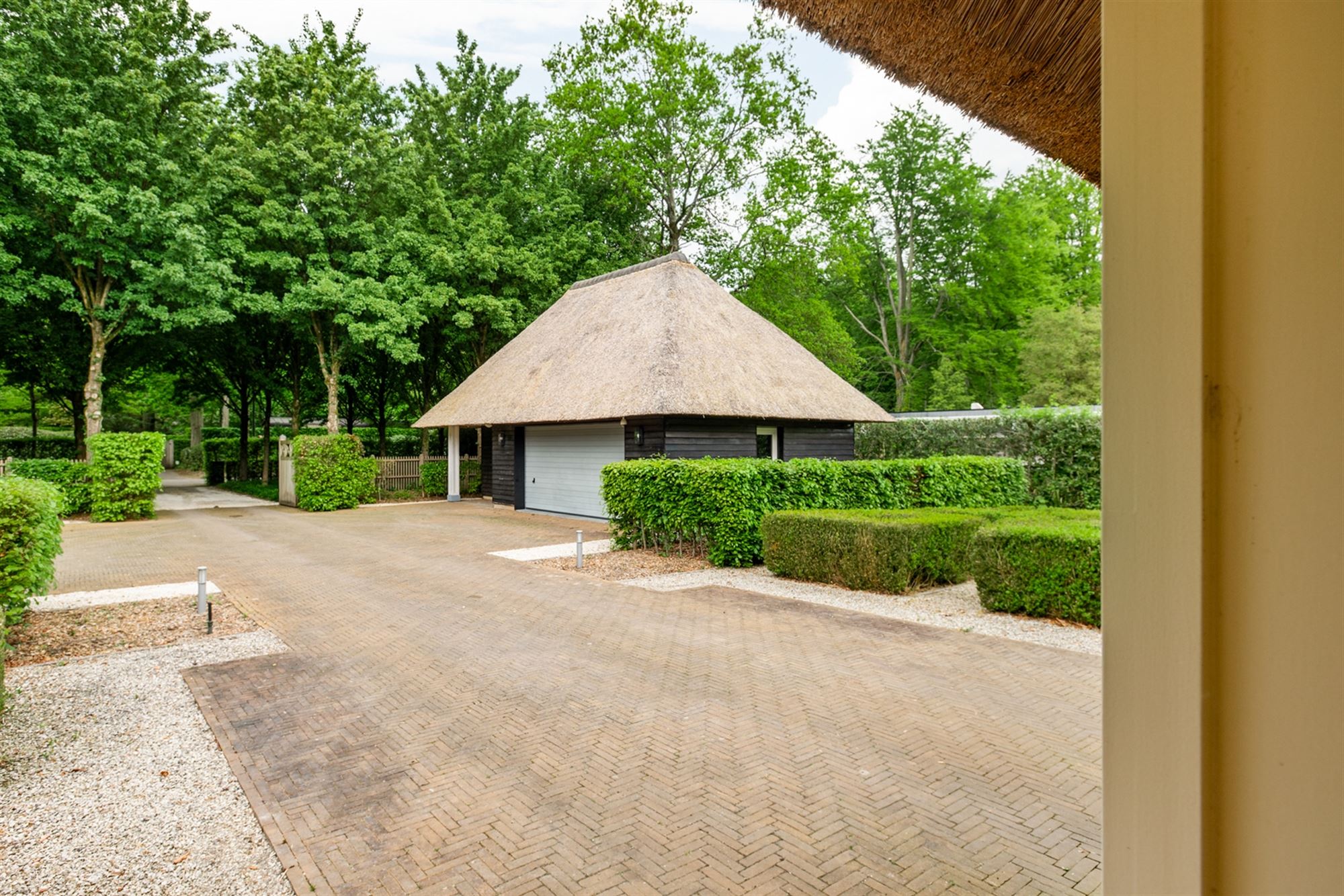 Exclusieve rietgedekte villa op 5.717 m² grond. foto 41