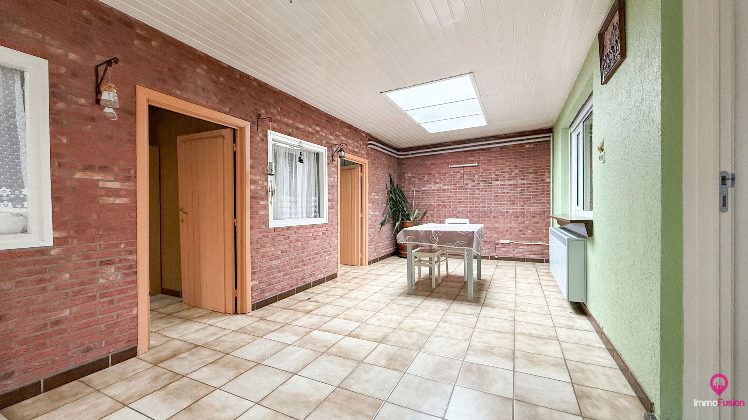 Te vernieuwen woning met 4 slaapkamers en zonnige tuin! foto 10