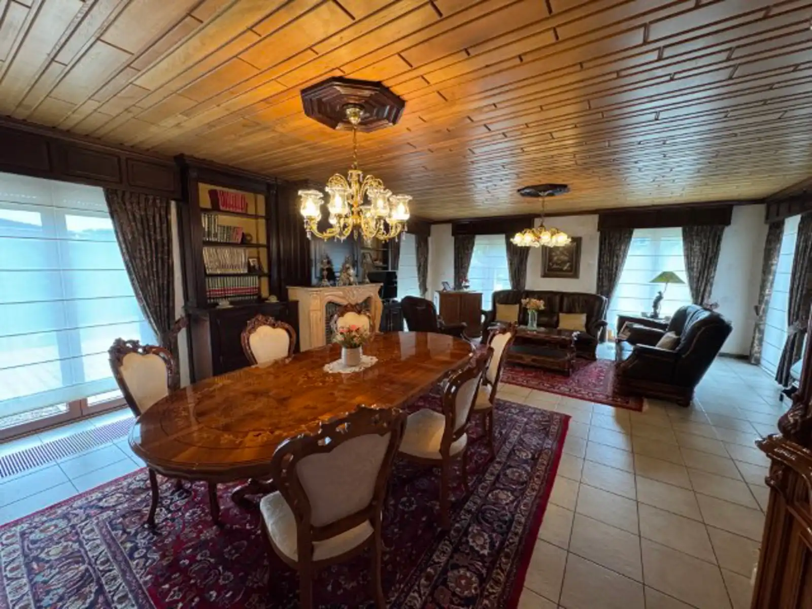 Ruime rustig gelegen villa foto 3