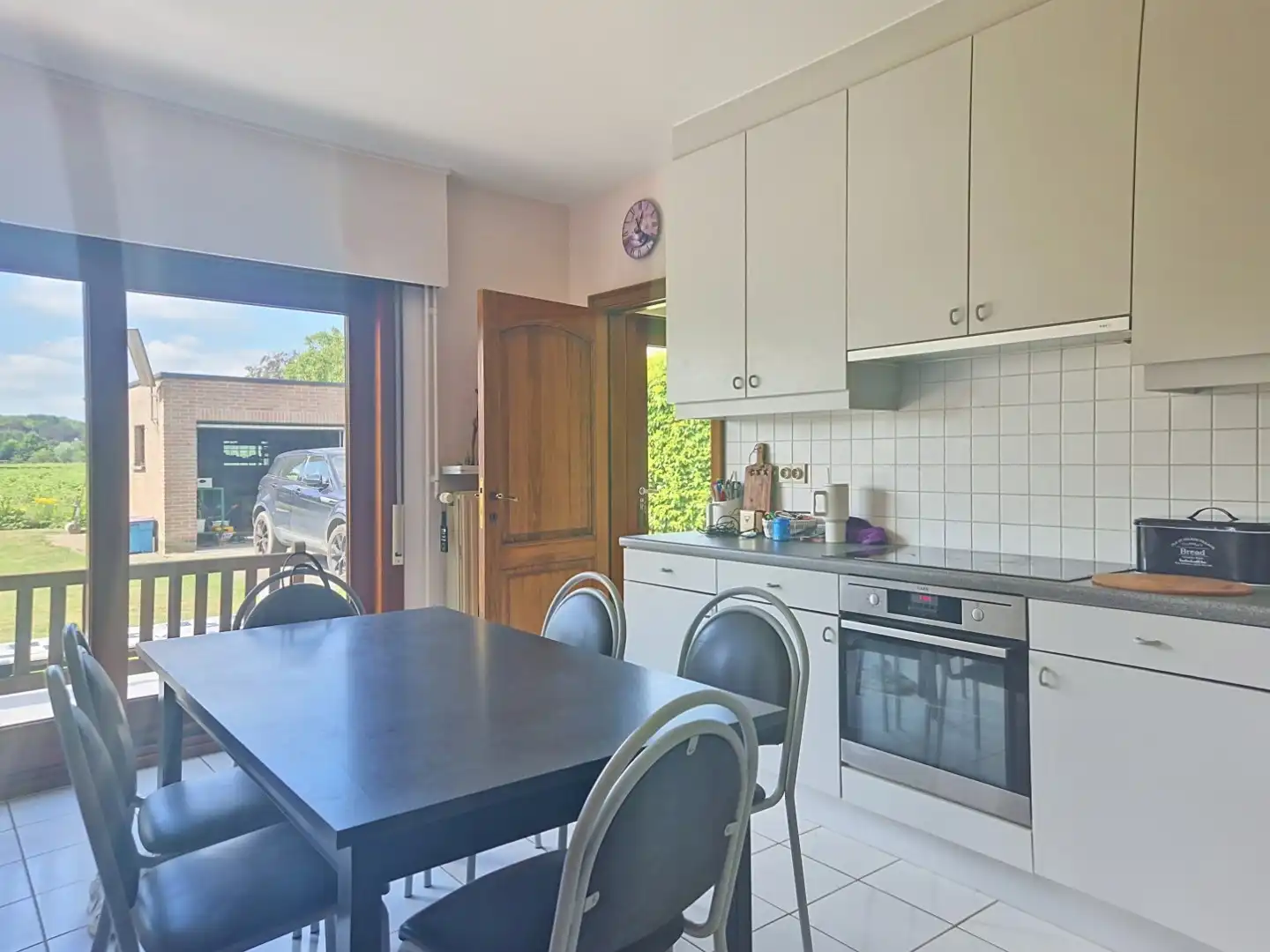 Woning met 4 slpks, tuin en dubbele garage foto 7