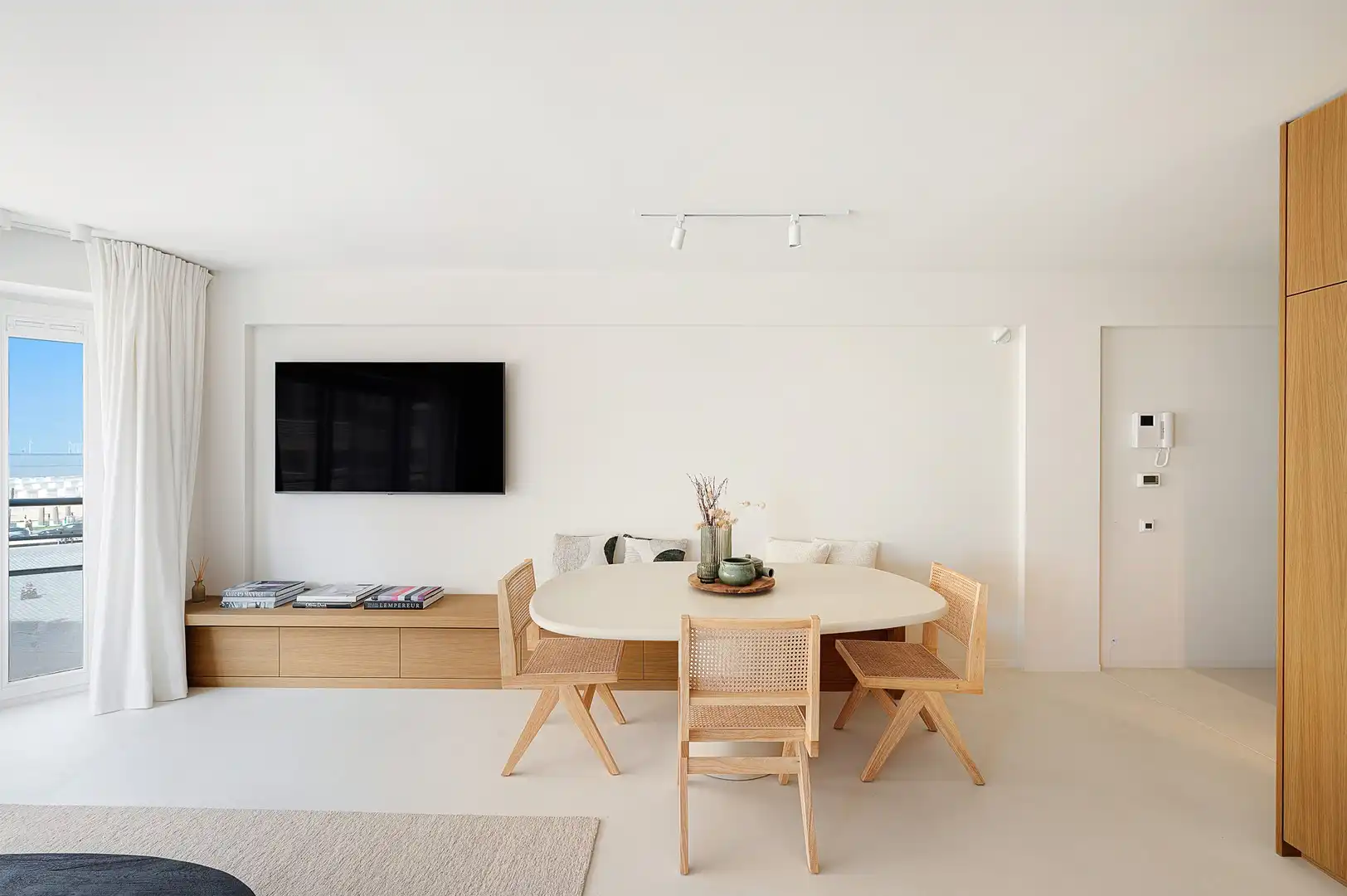Prachtig zonnig gerenoveerd appartement met zeezicht. foto 14