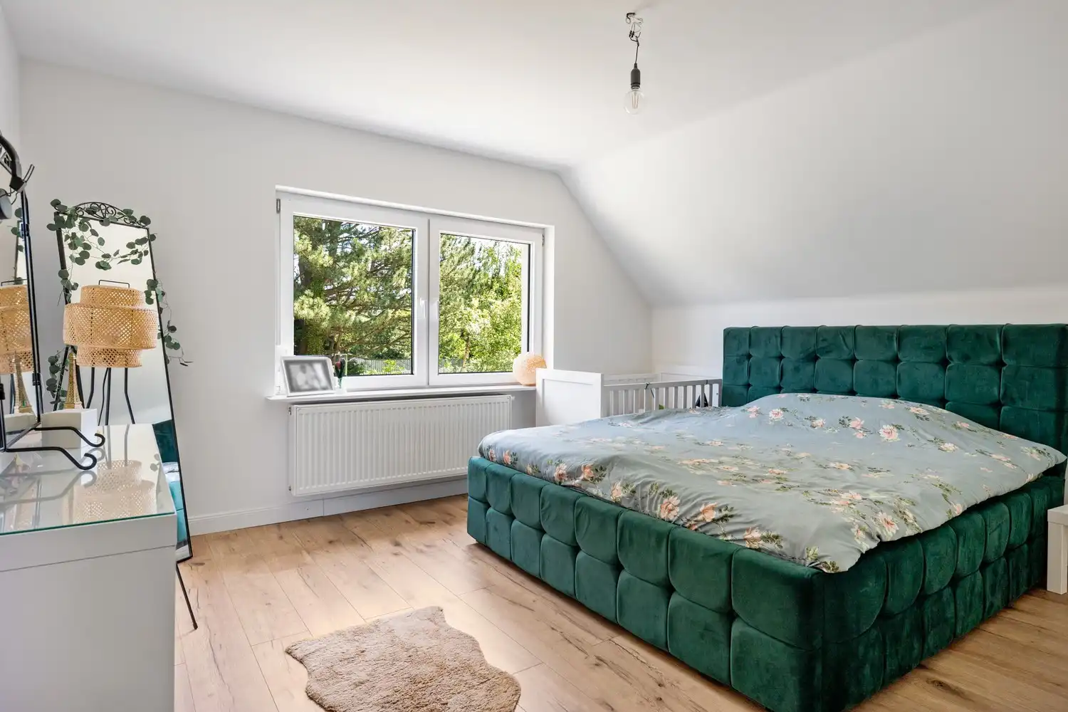 Recent gerenoveerde woning met 4 slpkrs en tuin foto 22