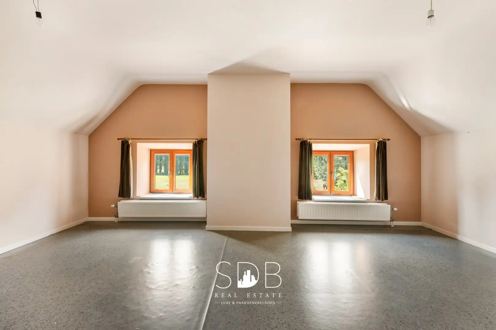 Hedendaagse villa met gezinstuin en graslanden op 7.496m² foto 22