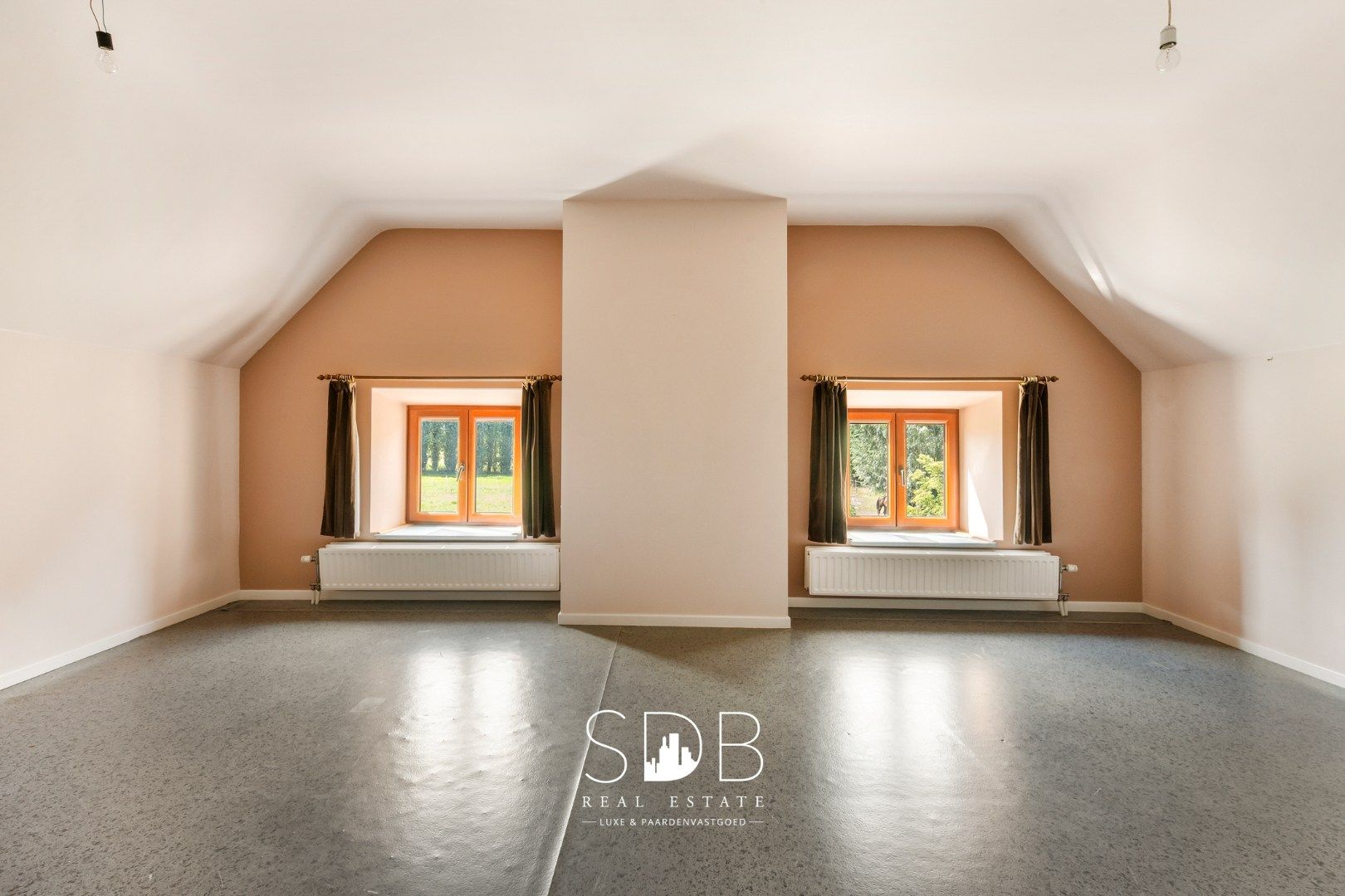 Hedendaagse villa met gezinstuin en graslanden op 7.496m² foto 23