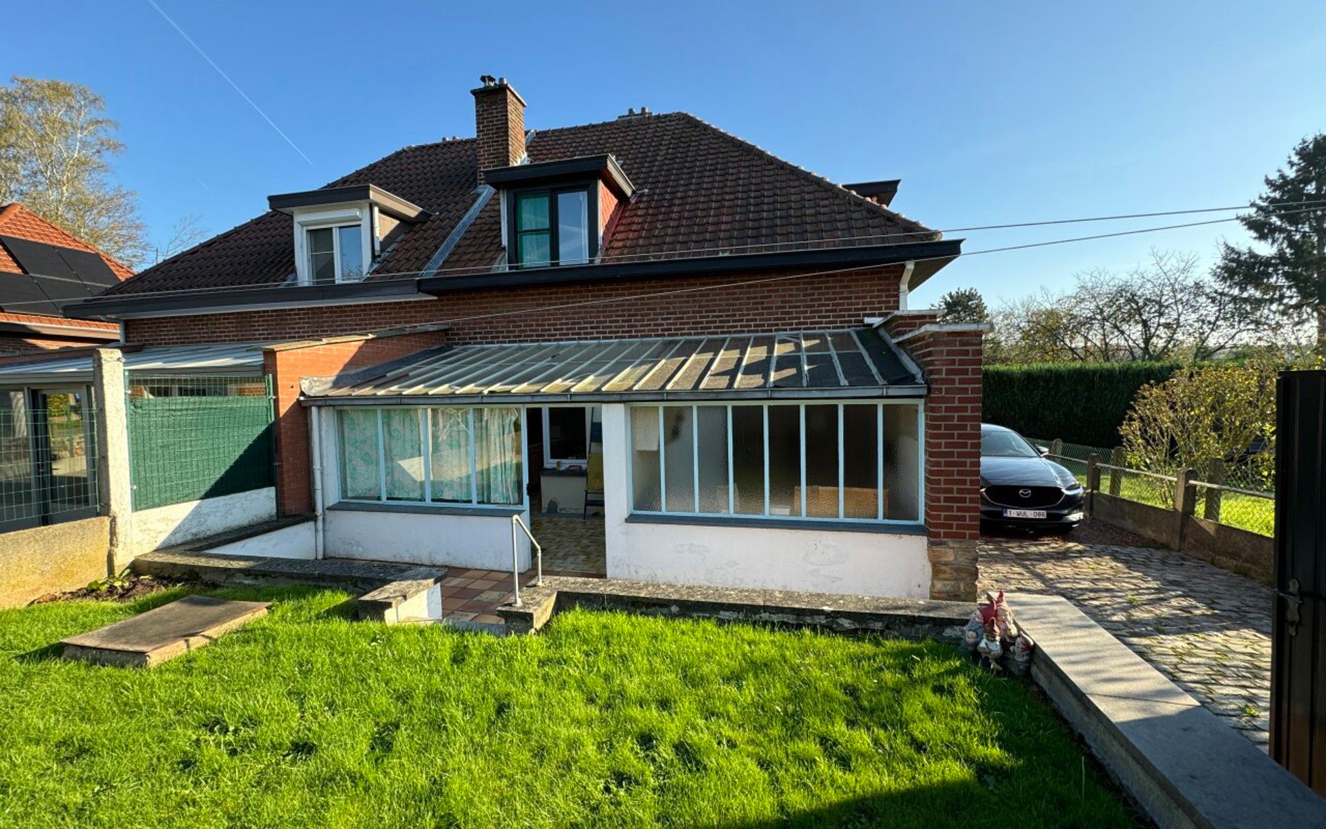 Gunstig gelegen woning met 2 à 3 slaapkamers en garage foto 2