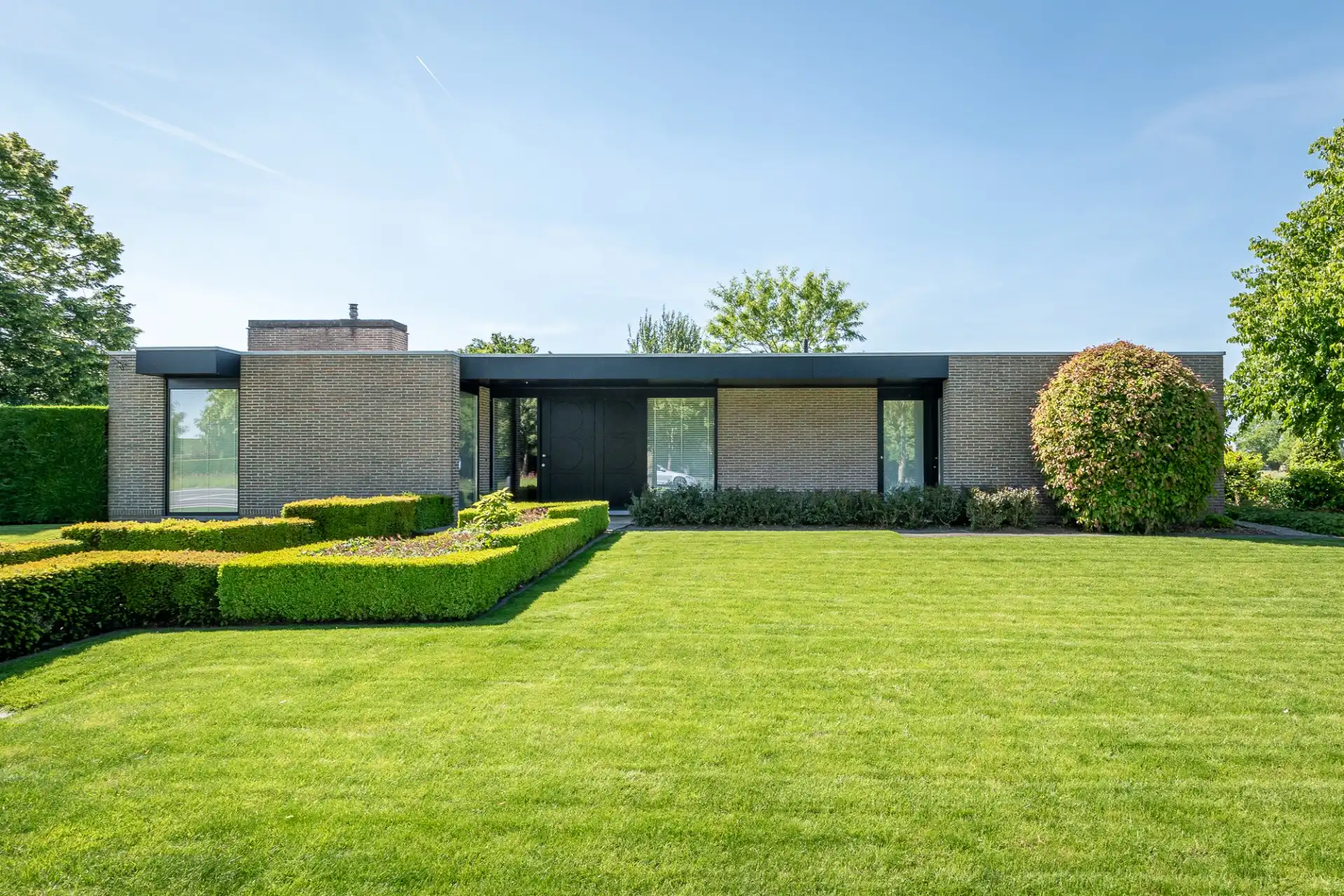 LUXUEUZE GELIJKVLOERSE VILLA foto {{pictureIndex}}
