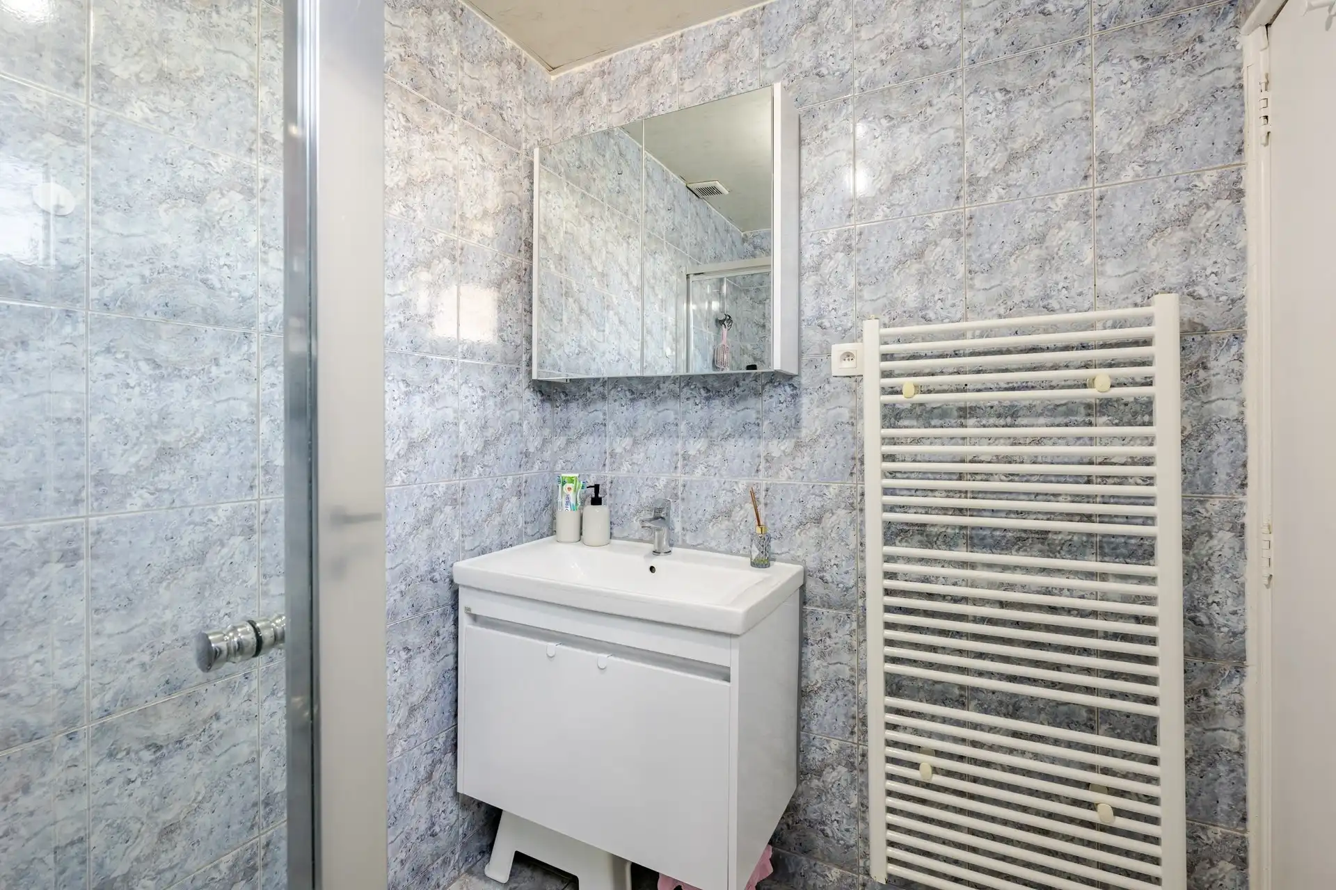 Top gerenoveerde woning met 3 slks op gunstige ligging foto 10