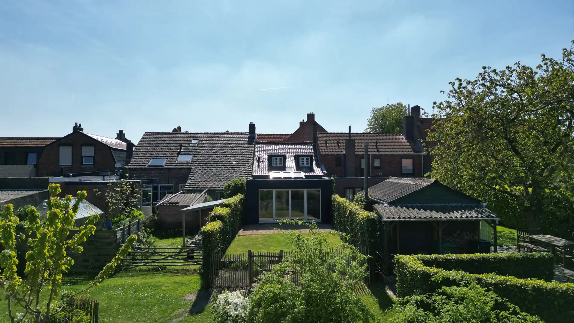 Sfeervolle en luxe tussenwoning in Zuidzande met vrij zicht over de velden foto 39