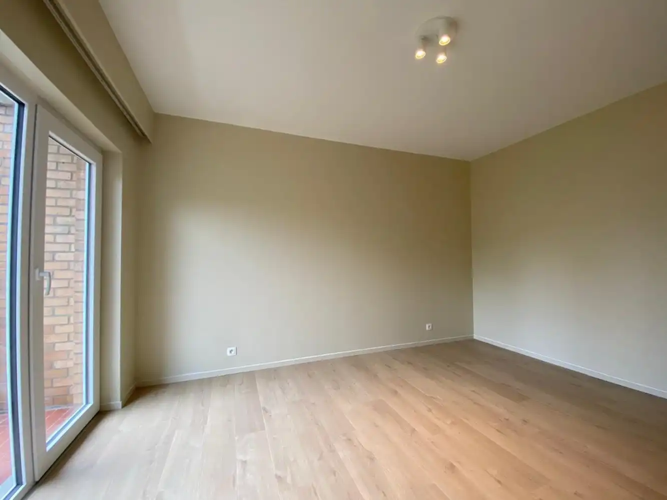 KLAPROZENLAAN 27/02.01 foto 12