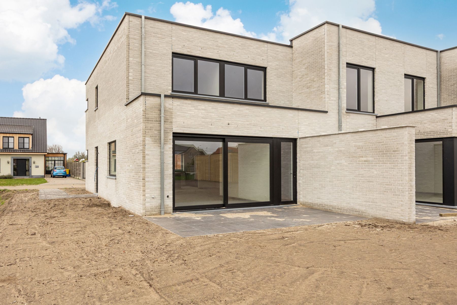 Halfopen woning met 3 slaapkamers en fietsenberging/carport op perceel van ca 540m² foto 20