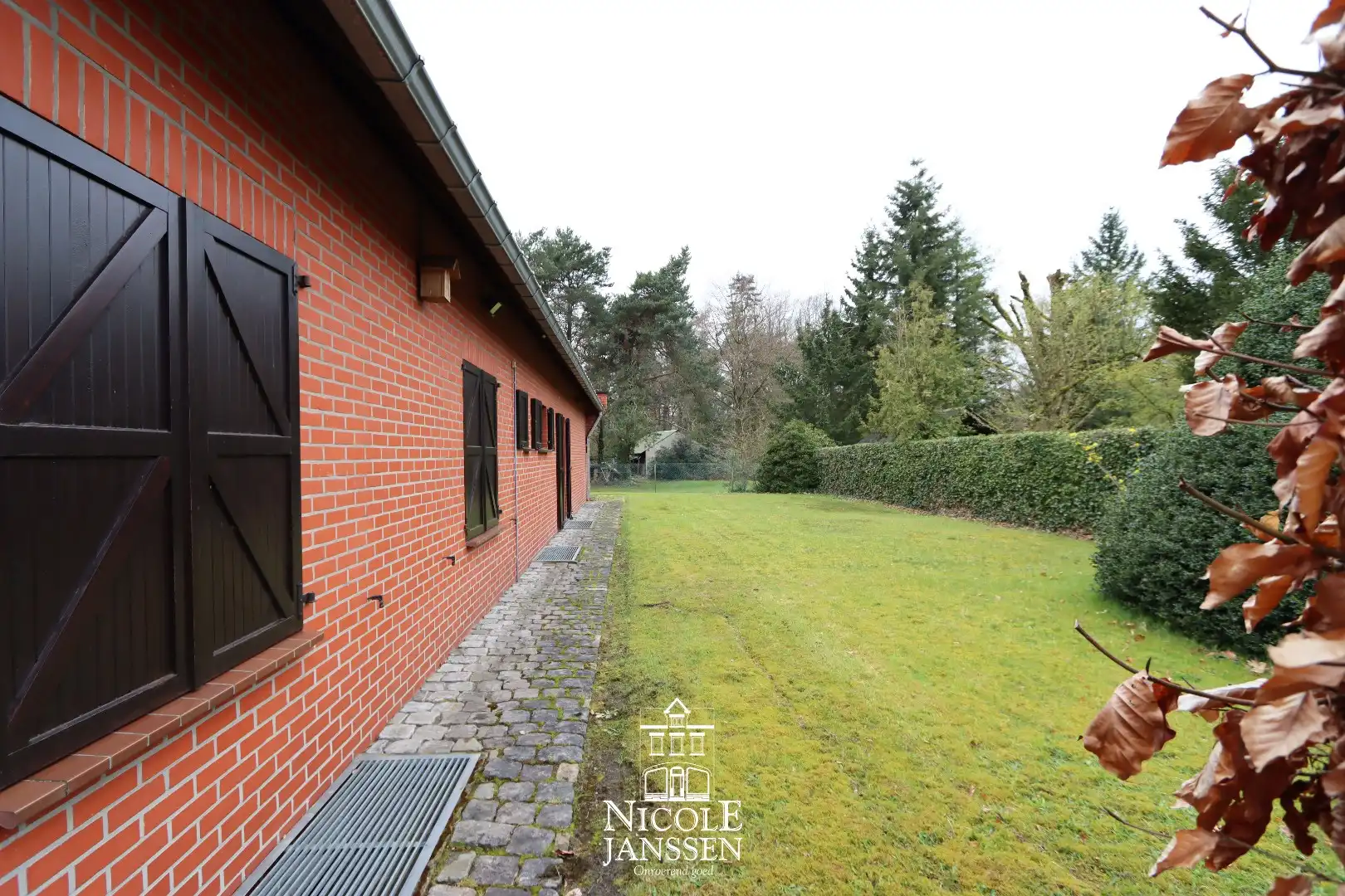 Degelijk gebouwd landhuis  foto 26