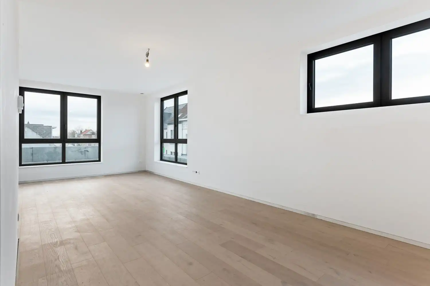 Uitzonderlijk penthouse-appartement met open zicht in hartje Ranst. foto 9