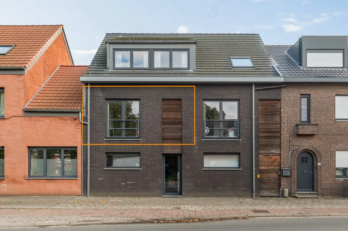 Tof instapklaar app. op 1e verd. met 1 slpk., terras en 2 autostaanplaatsen foto {{pictureIndex}}