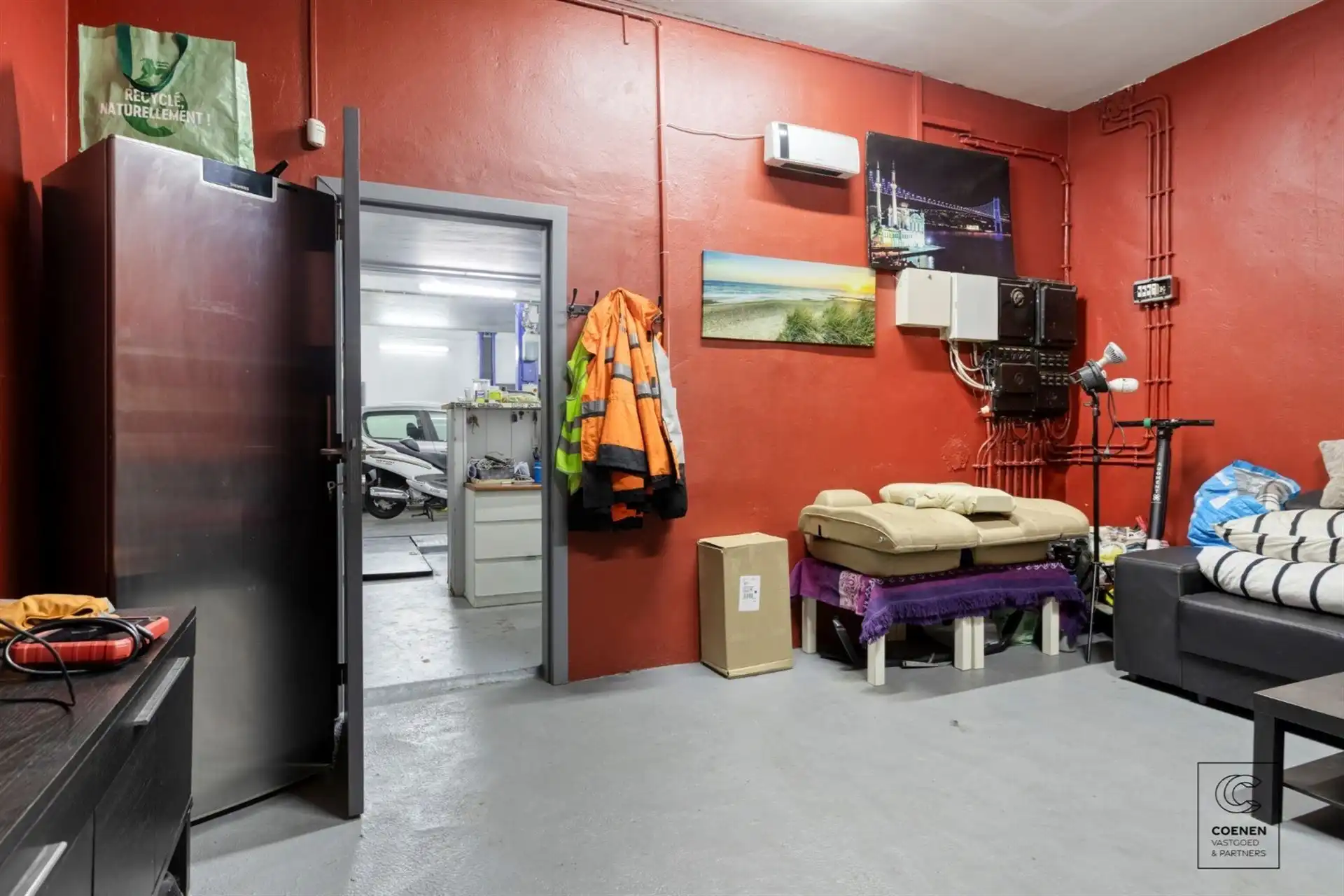 Commercieel pand/garage op uitstekende locatie te Deurne! foto 10