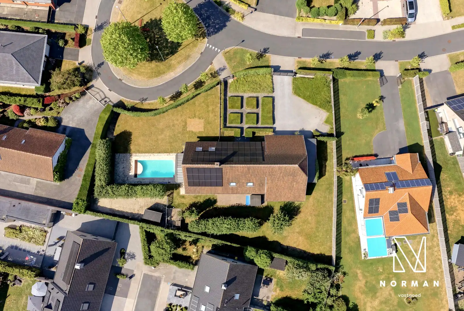 Villa met zwembad op een perceel van 1.598 m² foto 13