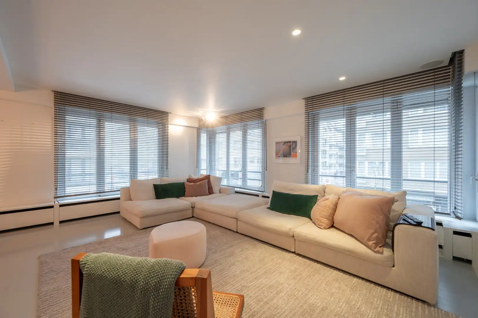 Instapklaar hedendaags hoekappartement rustig gelegen op enkele passen van de zee. foto 8