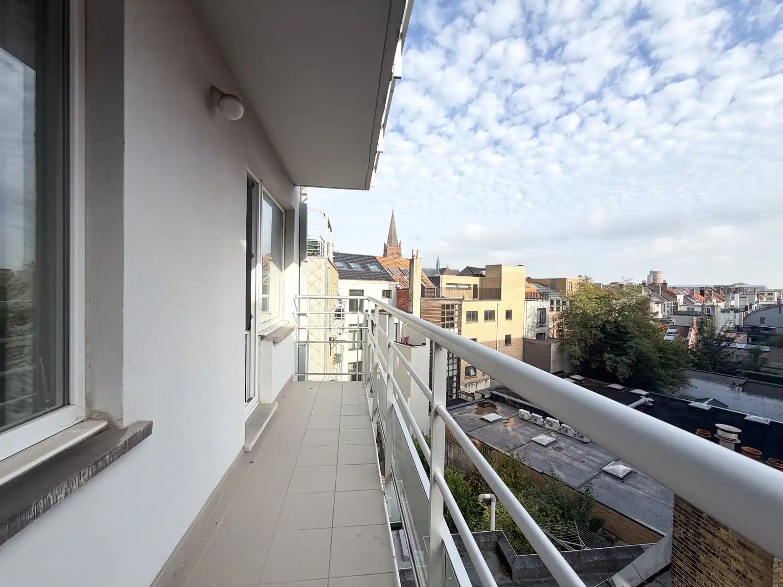 Volledig instapklaar en ruim appartement met 2 slpk en 2 badk foto 16