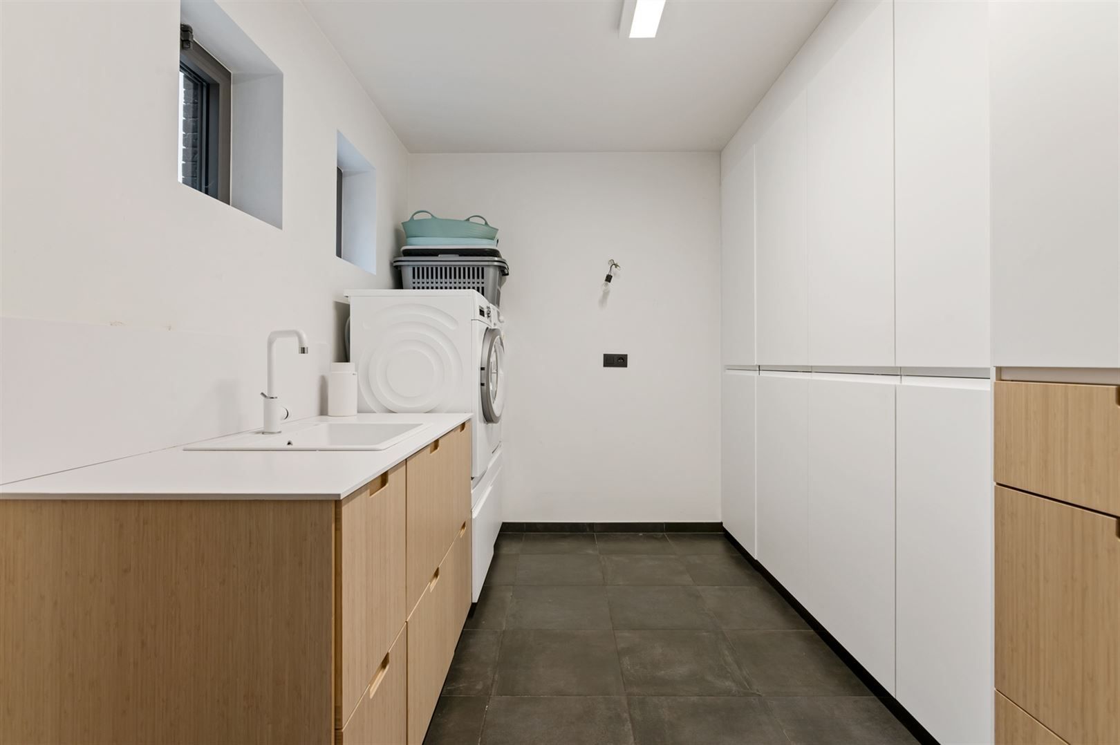 Recente ééngezinswoning op ca. 591m2 met 4 slaapkamers foto 15