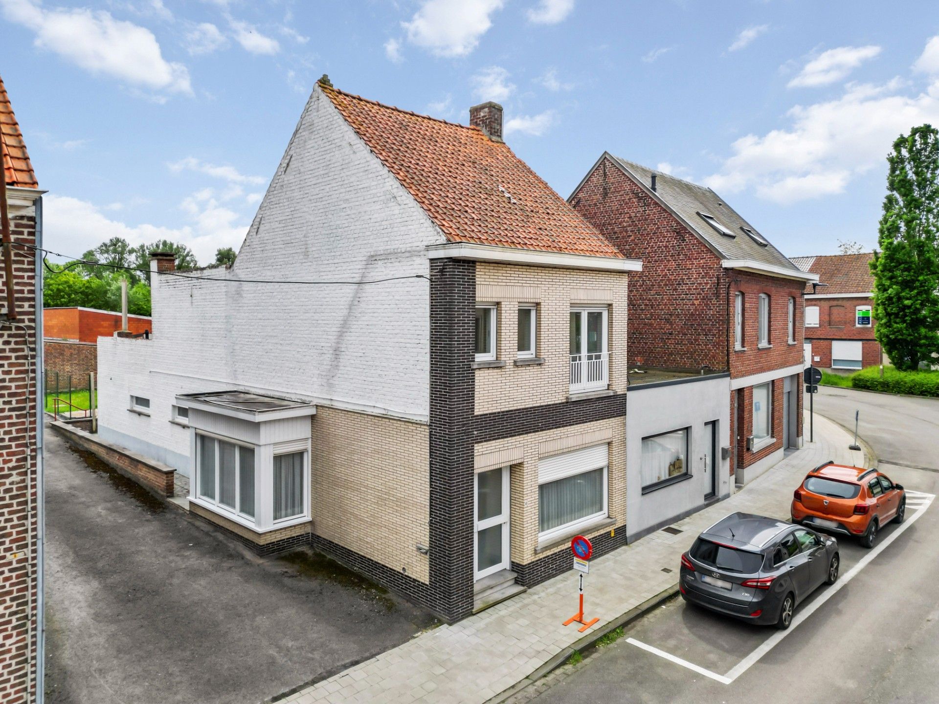 WONING MET 13 ACHTERLIGGENDE GARAGES! foto 6