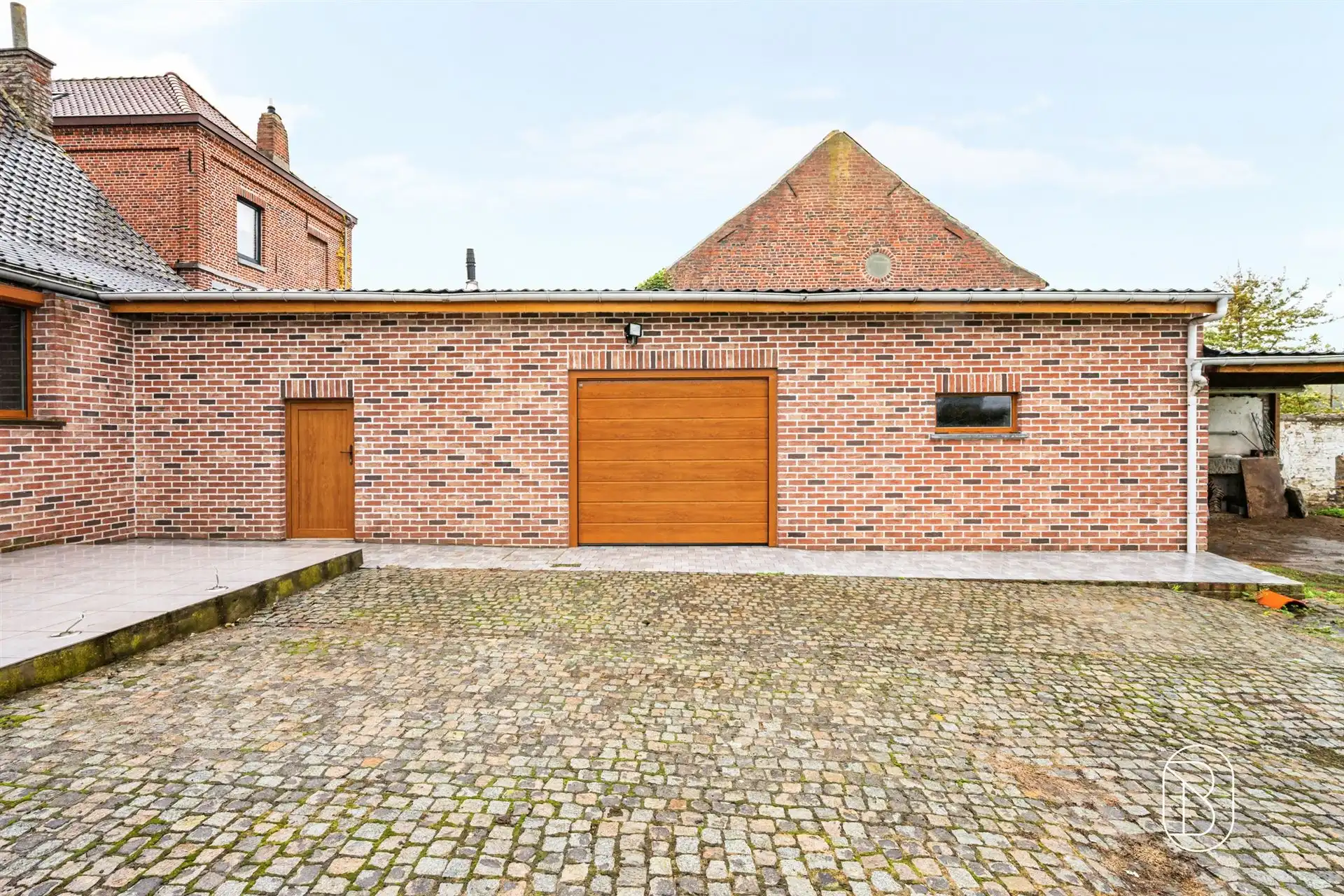 Charmante woning met 3 slk, garage en tuin in Mourcourt! foto 4