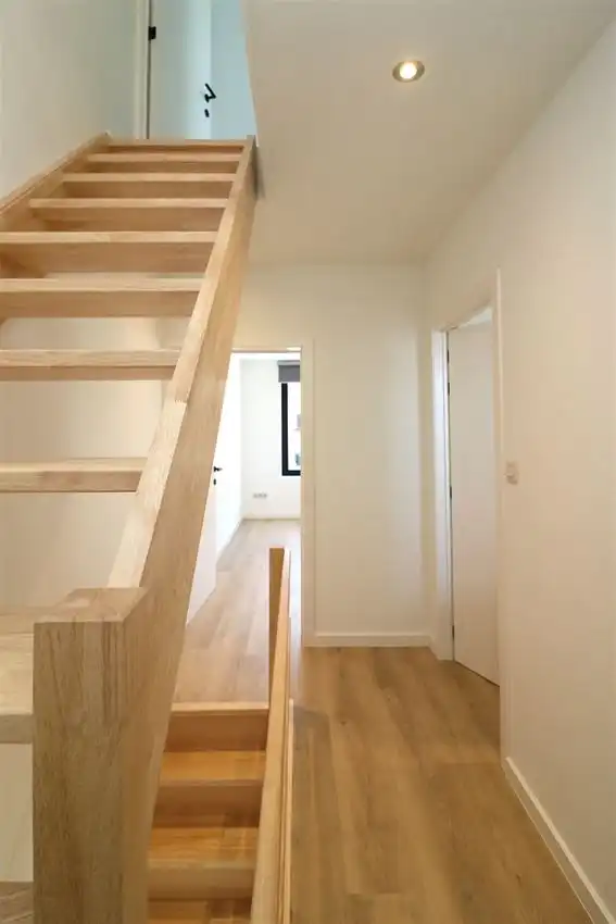 Prachtig, volledig vernieuwde woning met 3 slpk. foto 16