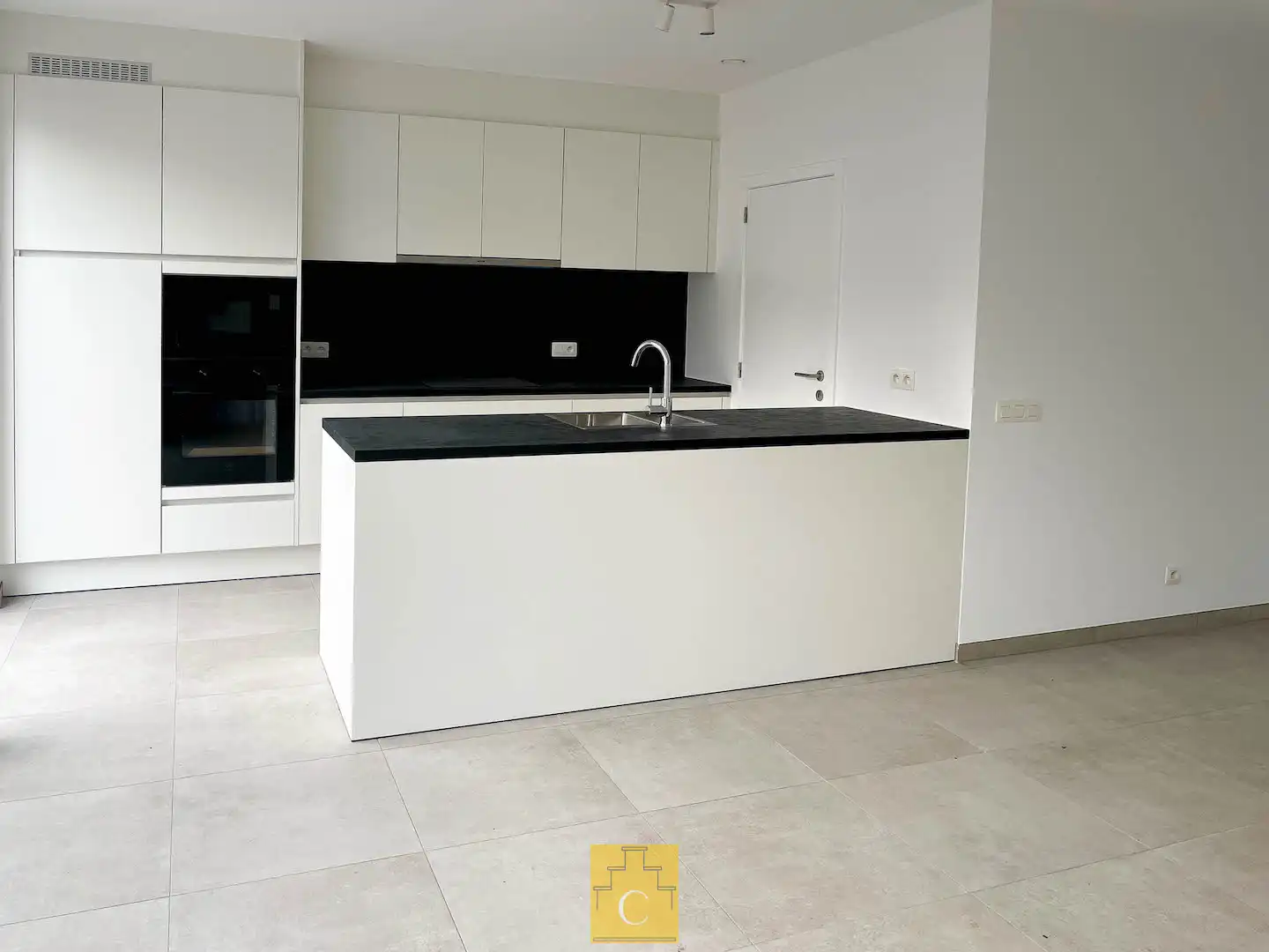 Halfopen nieuwbouwwoning met garage in Varsenare foto 8