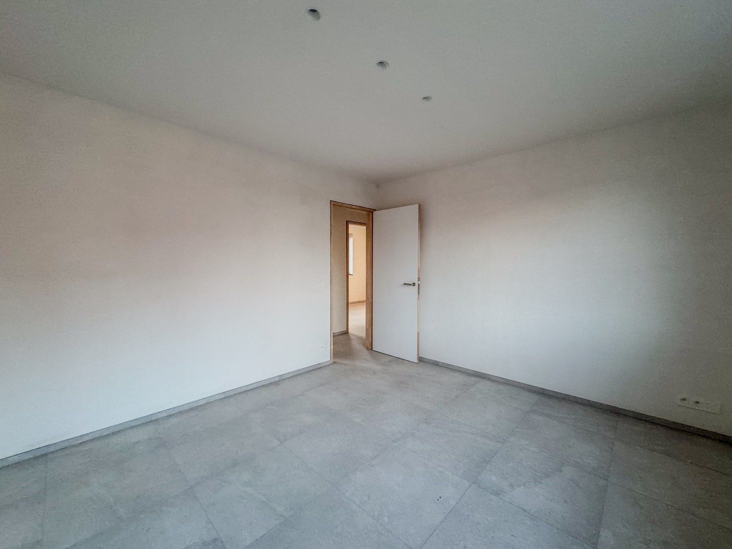 Energiezuinige nieuwbouwwoning met 3 slaapkamers, ruime garage en tuin. foto 11